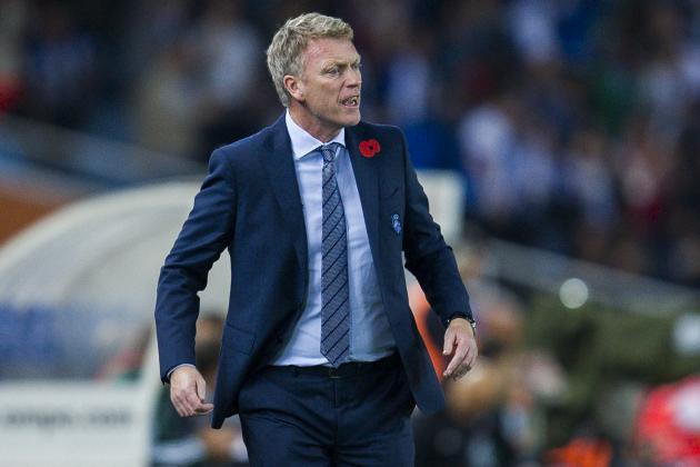 SAN SEBASTIAN, SPAIN - OCTOBER 31: Head coach David Moyes of Real Sociedad reacts during the La Liga match between Real Sociedad de Futbol and Celta de Vigo de Futbol at Estadio Anoeta on October 31, 2015 in San Sebastian, Spain. (Photo by Juan Manuel Serrano Arce/Getty Images)