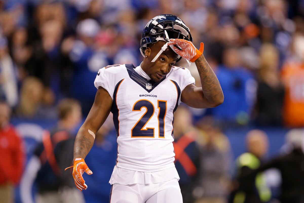 Twitter Reacts as Aqib Talib Appears to Gouge Dwayne Allen ...