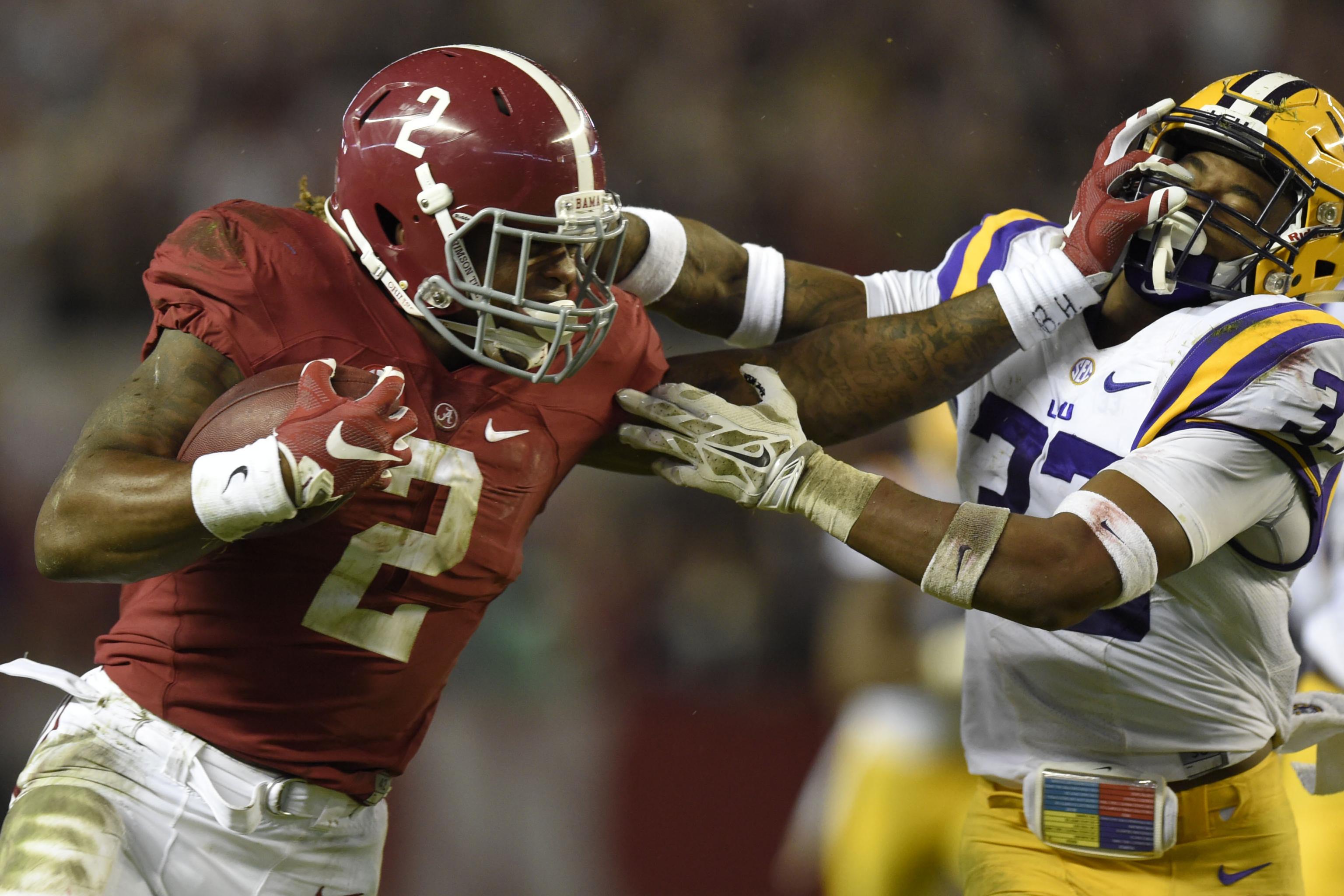 Alabama tops AP preseason poll; FSU 19th, UF unranked