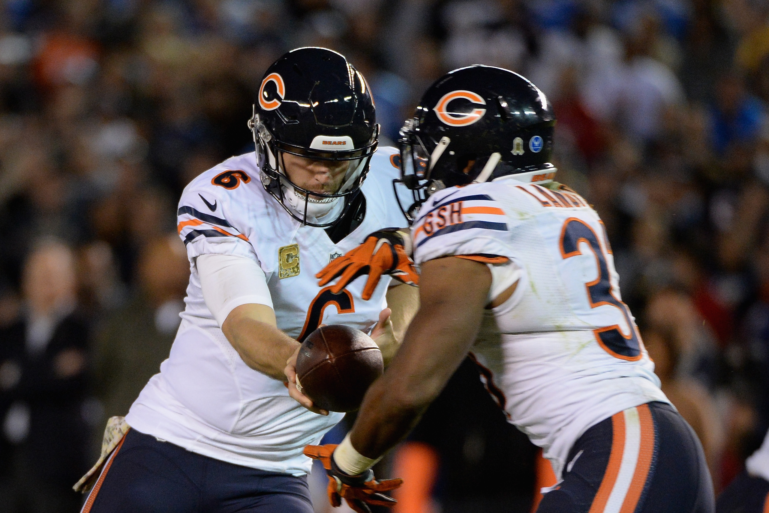 Jay Cutler Jersey Burned By Bears Fans After Loss To Packers (VIDEO)