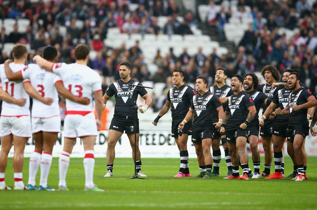 New Zealand Rugby League Team Perform Haka in Liverpool's ...
