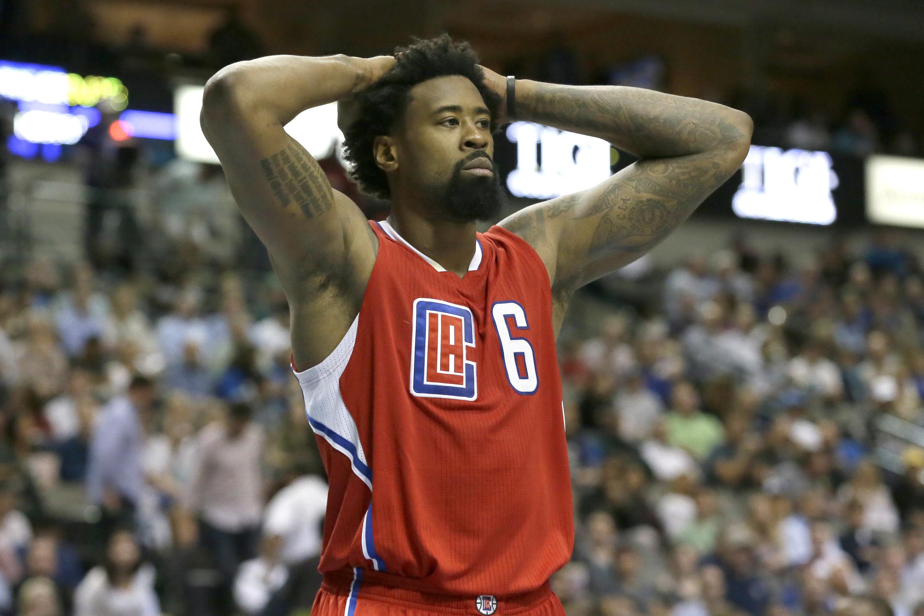 Video: Clippers' DeAndre Jordan gets 'Los Angeles' ripped off his jersey -  Sports Illustrated