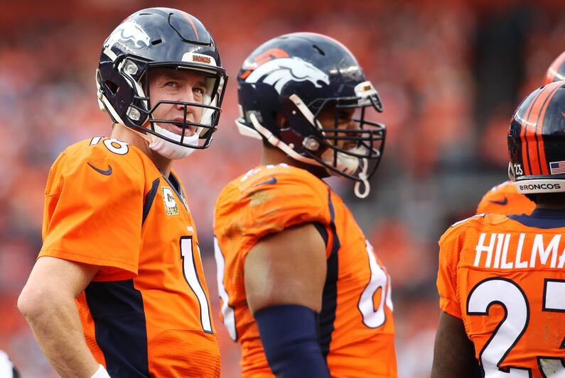 Peyton Manning S Historic Day Tarnished After Being Benched In