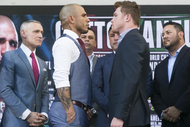 Boxers Miguel Cotto, from Puerto Rico, second from left, WBC, Ring Magazine and Lineal Middleweight World Champion and Saul