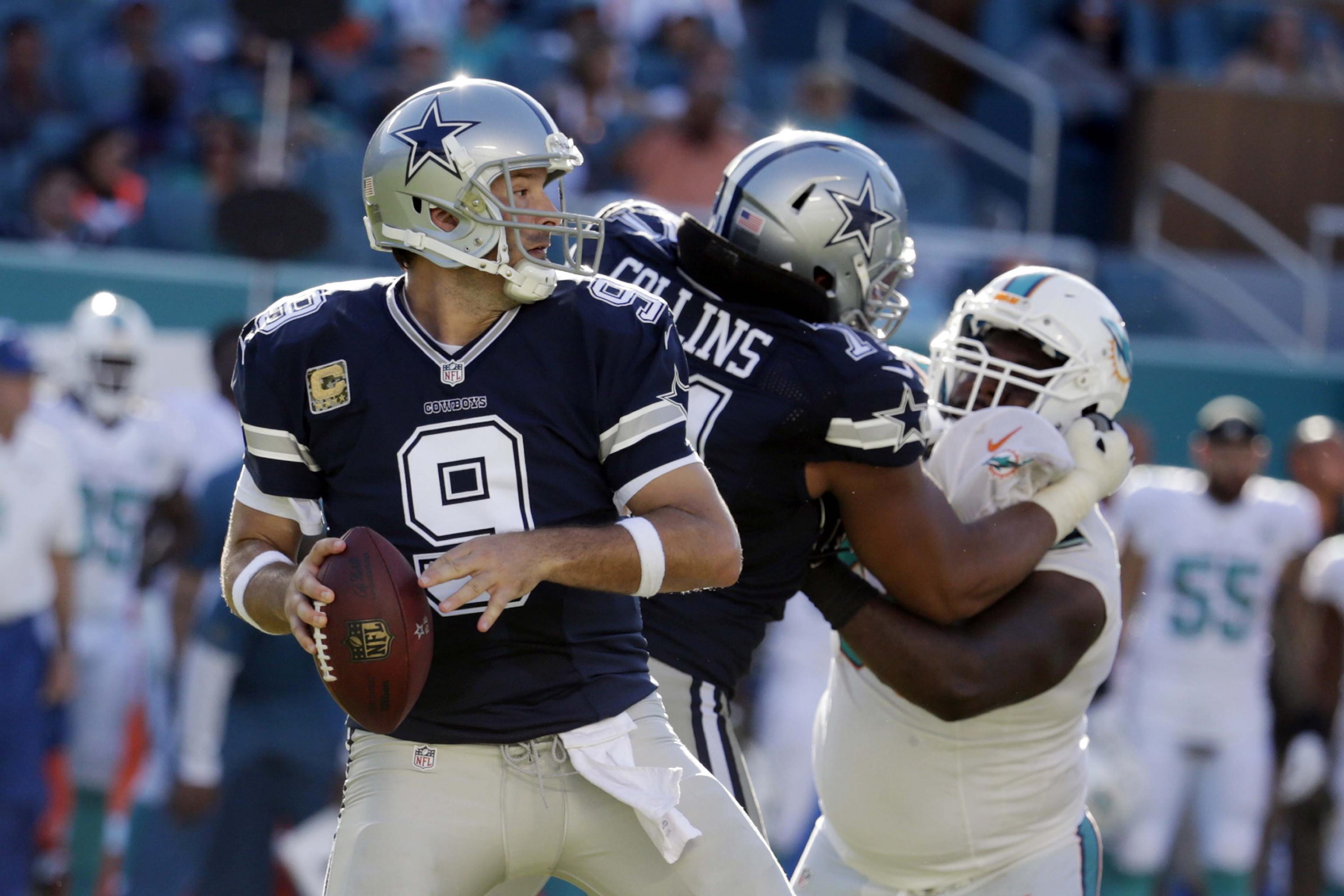 Dallas Cowboys Tony Romo gets set to throw a pass in the 3rd