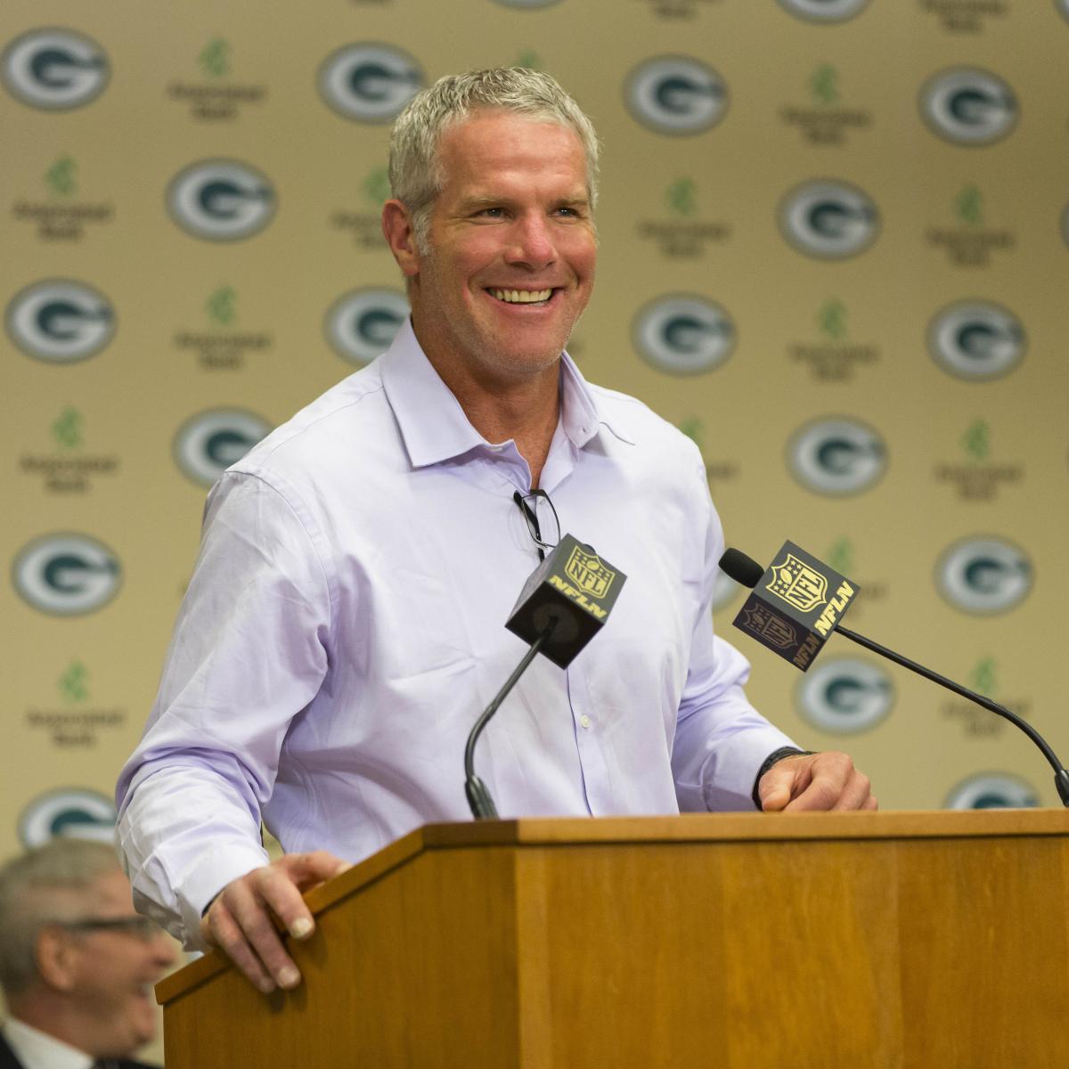 Brett Favre Given Key to City Ahead of Jersey Retirement Ceremony