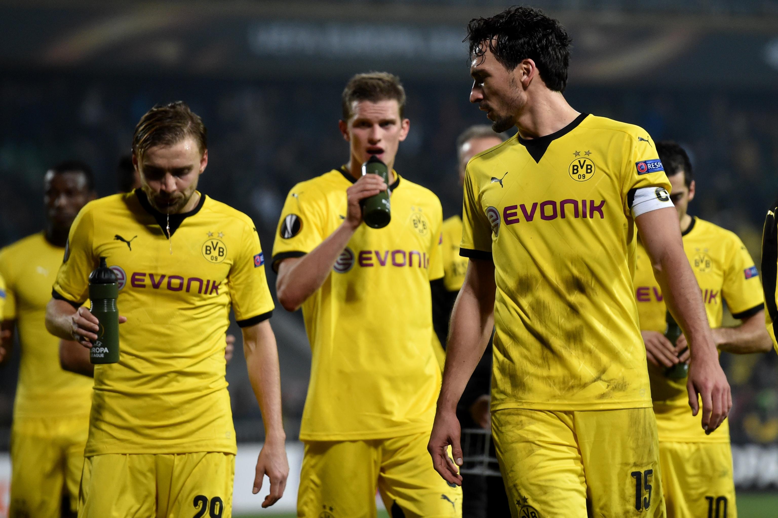 Adrian Ramos heads Borussia Dortmund into knockout stage