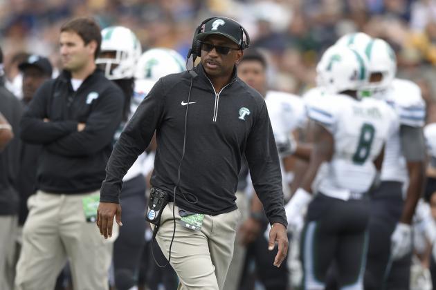 Tulane head coach Curtis Johnson looks on during the second half of an NCAA football game against Navy, Saturday, Oct. 24, 2015, in Annapolis, Md. Navy won 31-14. (AP Photo/Nick Wass)