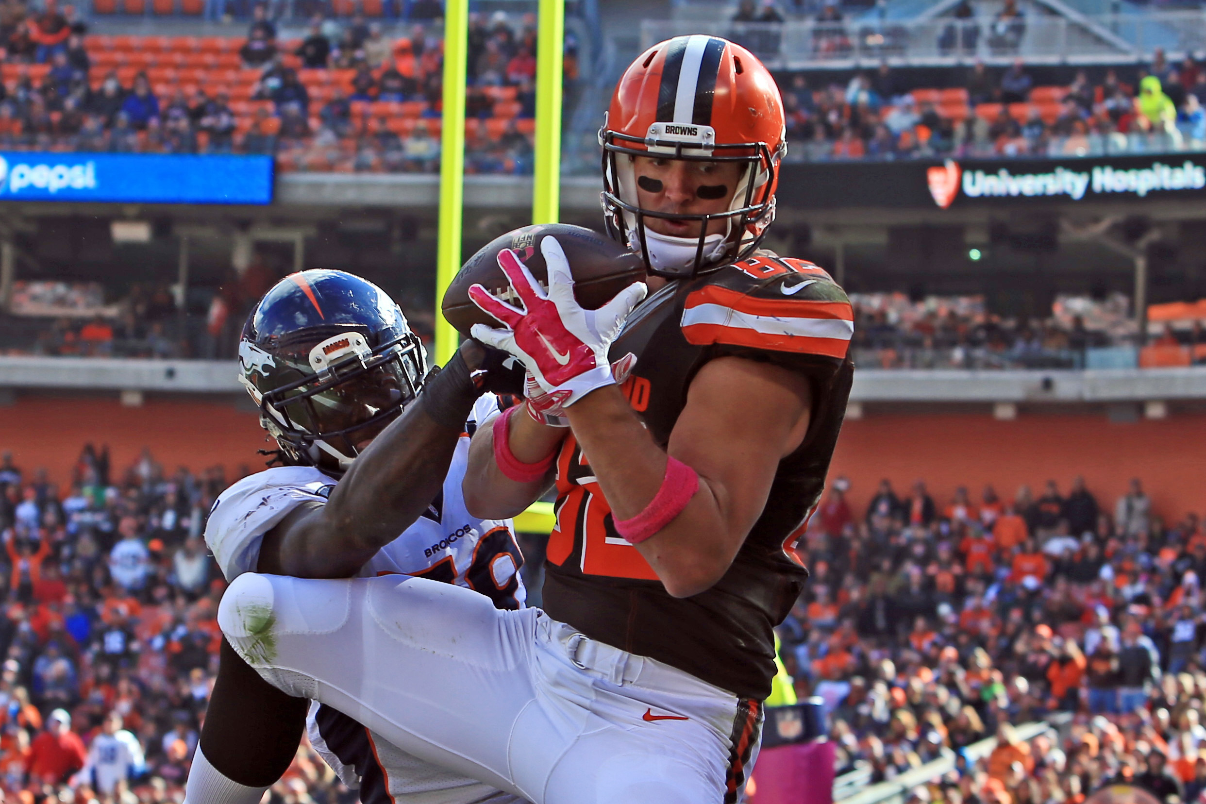 Patriots WR Josh Gordon signs 1-year restricted free agent tender (Report)  