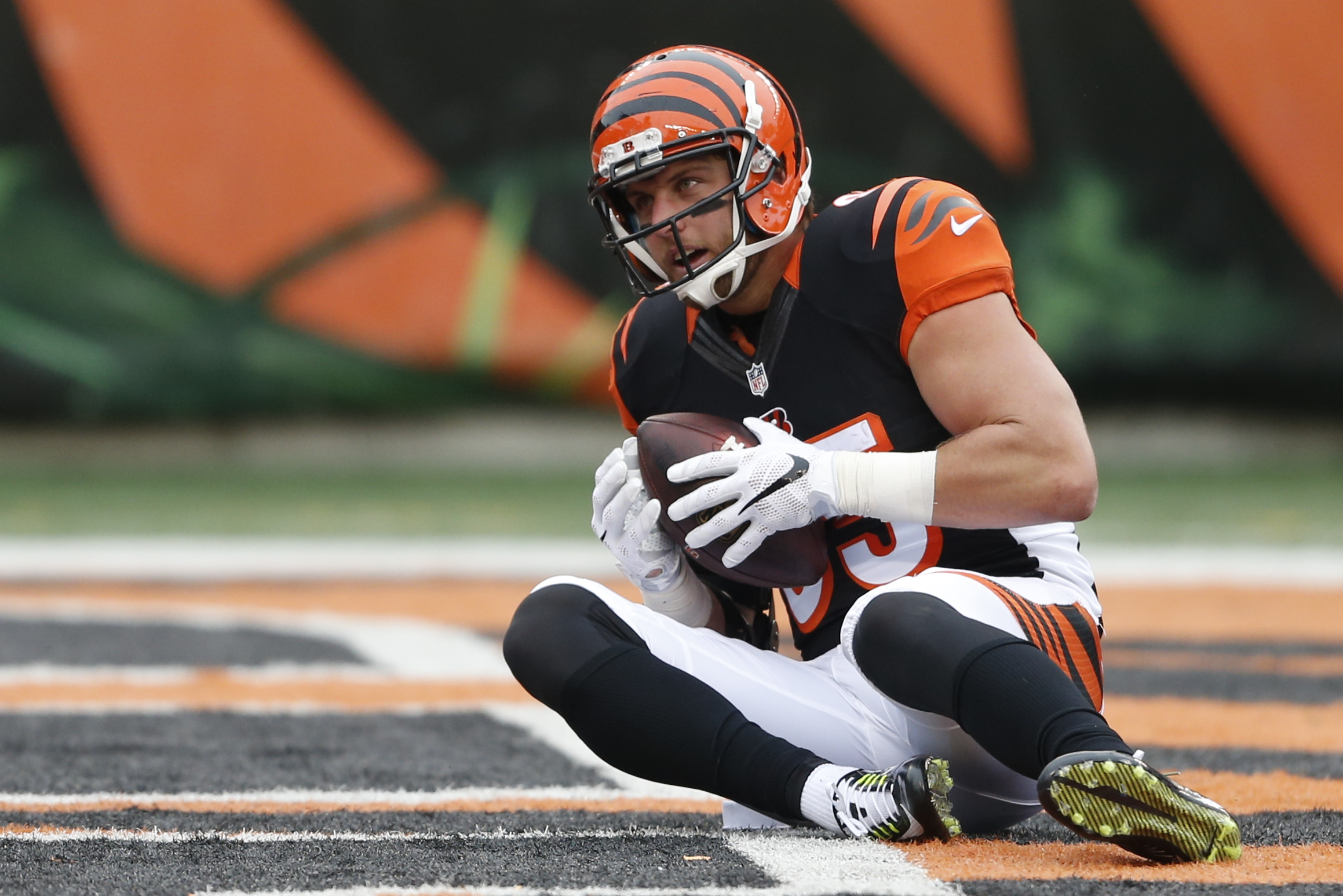 Tyler Eifert's latest back injury casts doubt on status of return