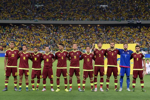 Venezuela's players pose for pictures before their Russia 2018 FIFA World Cup South American Qualifiers football match against Brazil, at the Estadio Castelao stadium in Fortaleza, Brazil, on October 13, 2015. (L-R) Jose Rondon,Roberto Rosales, Ronald Vargas, Alejandro Guerra, Gabriel Cichero, Christian Santos, Luis Seijas, Arquimedes Figuera, Oswaldo Vizcarrondo, Alain Baroja and Tomas Rincon. AFP PHOTO / EVARISTO SA (Photo credit should read EVARISTO SA/AFP/Getty Images)