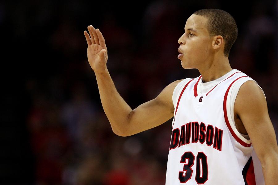 Warriors' Steph Curry graduates from Davidson, gets jersey retired
