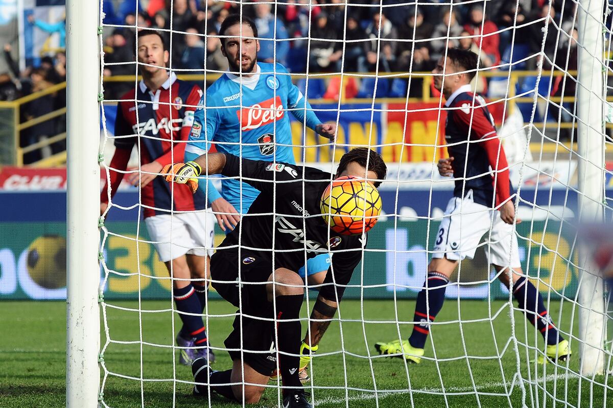 Gonzalo Higuain s Late Double In Vain As Napoli Fall To Bologna News 