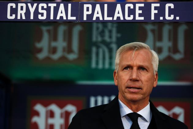 Crystal Palace's English manager Alan Pardew watches his players during the English Premier League football match between Crystal Palace and Newcastle United at Selhurst Park in south London on November 28, 2015.    AFP PHOTO / ADRIAN DENNIS

RESTRICTED TO EDITORIAL USE. No use with unauthorized audio, video, data, fixture lists, club/league logos or 'live' services. Online in-match use limited to 75 images, no video emulation. No use in betting, games or single club/league/player publications. / AFP / ADRIAN DENNIS        (Photo credit should read ADRIAN DENNIS/AFP/Getty Images)