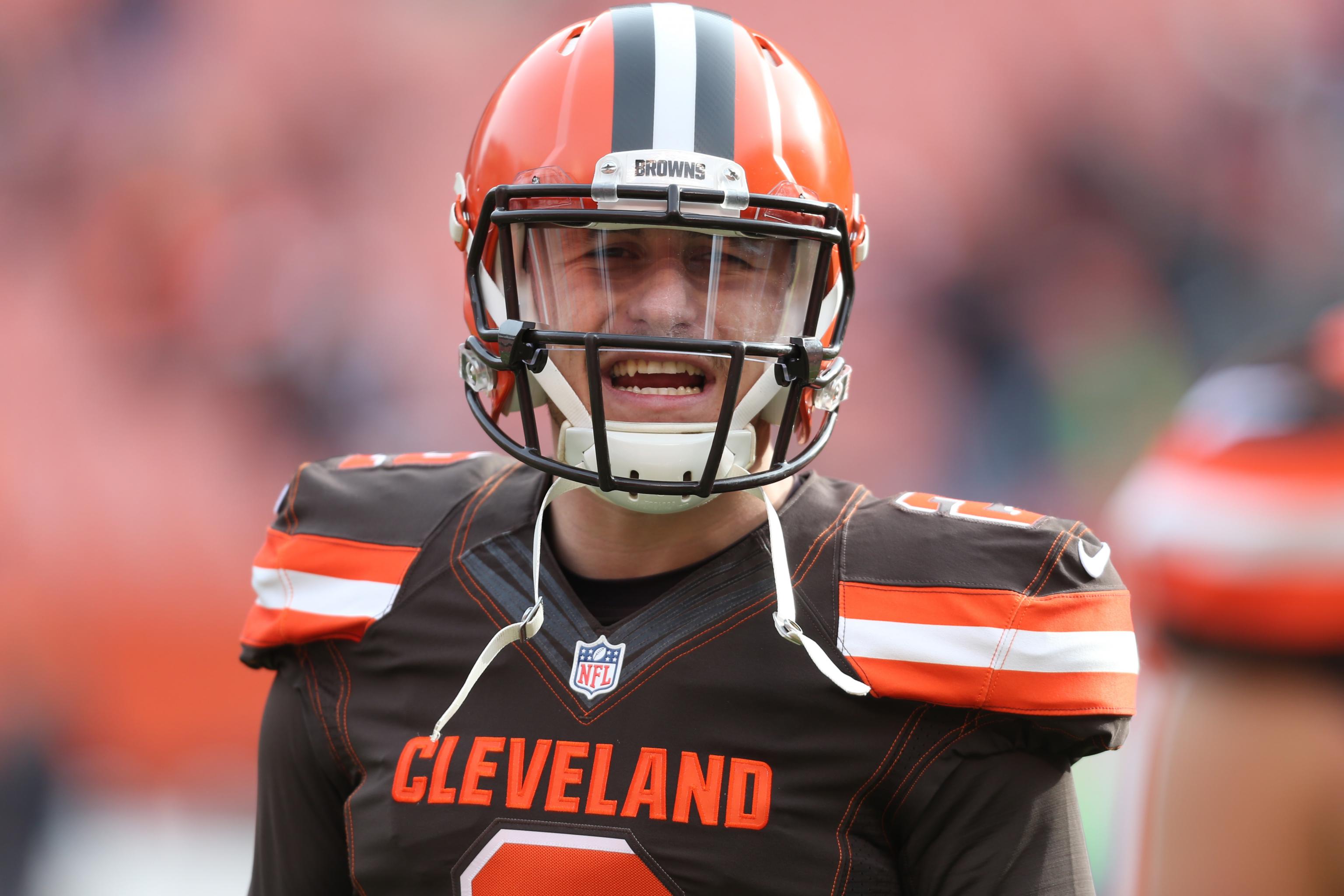 Browns hang on to Manziel, lose 4 starters in free agency