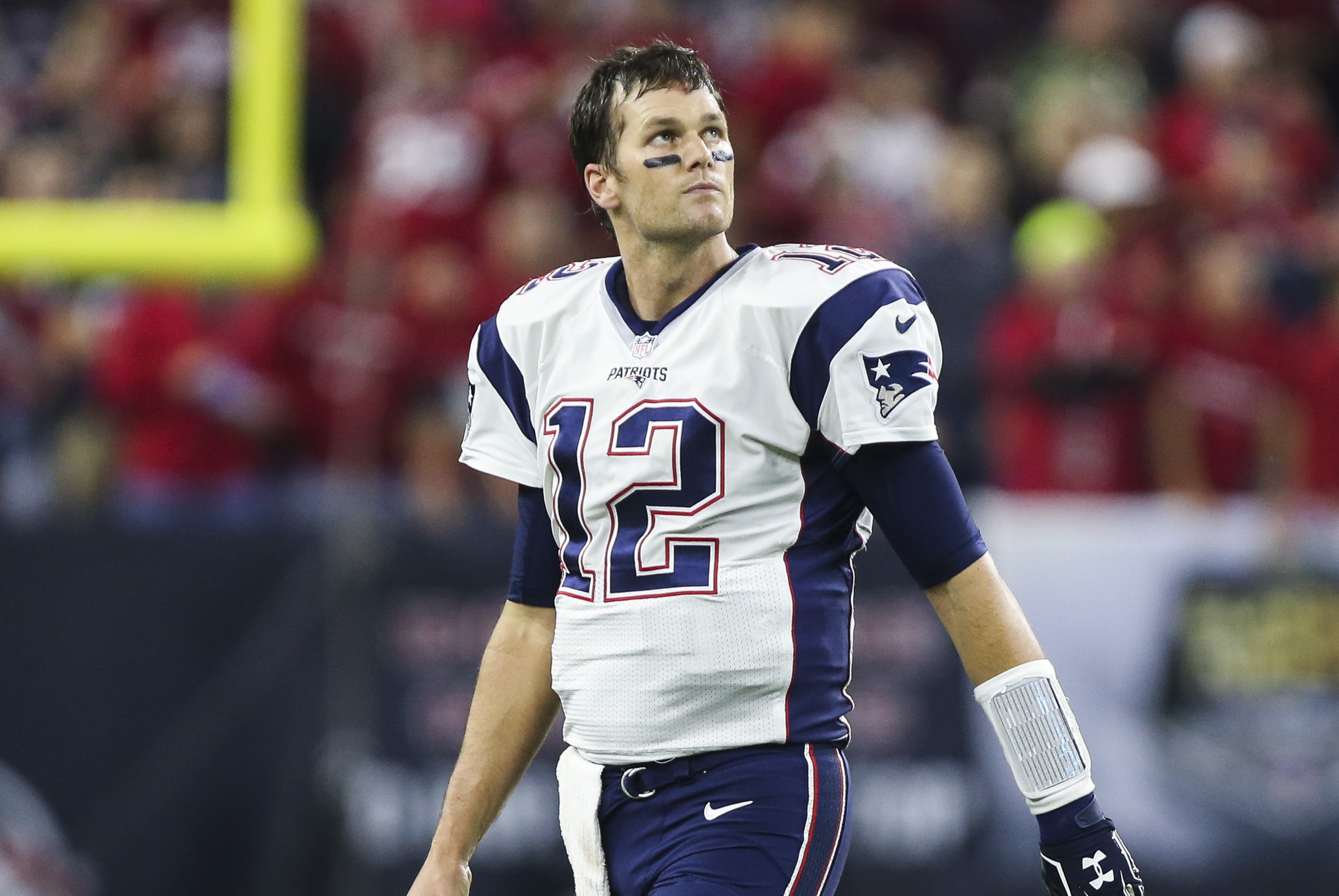 Tom Brady's Special Jersey Fails to Trump Joe Montana's Record