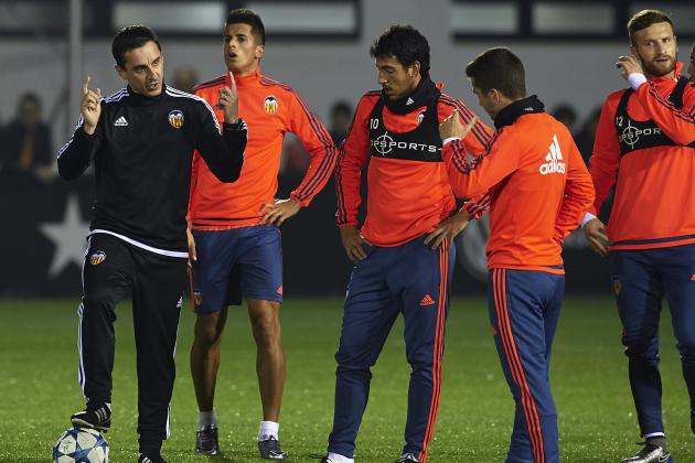 VALENCIA, SPAIN - DECEMBER 07:  Gary Neville the new manager of Valencia CF gives instructions during a training session ahead of Wednesday's UEFA Champions League Group H match against Olympique Lyonnais at Paterna Training Centre on December 07, 2015 in Valencia, Spain.  (Photo by Manuel Queimadelos Alonso/Getty Images)