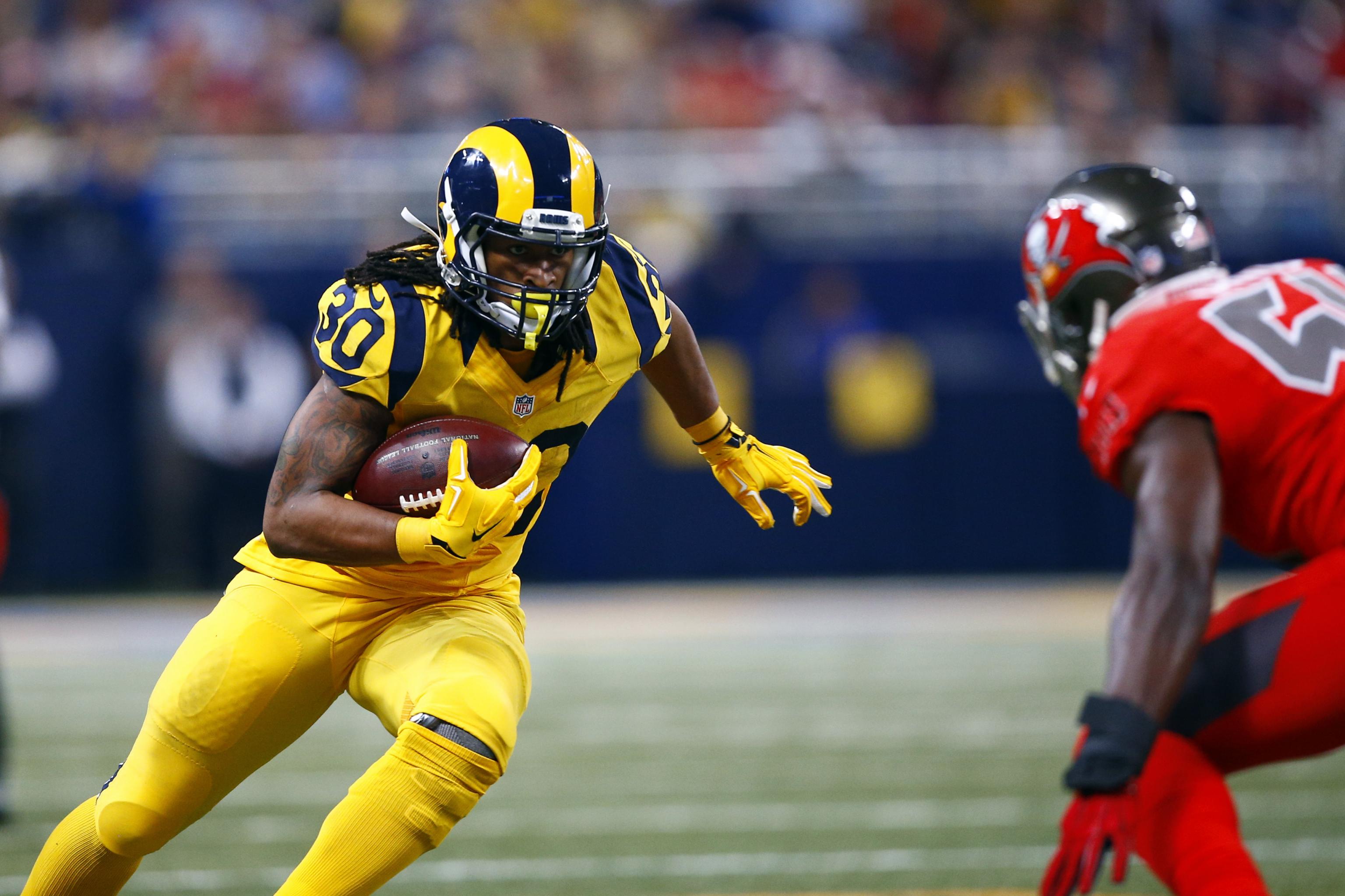 Todd Gurley Becomes 3rd Rookie in Rams History to Reach 1,000
