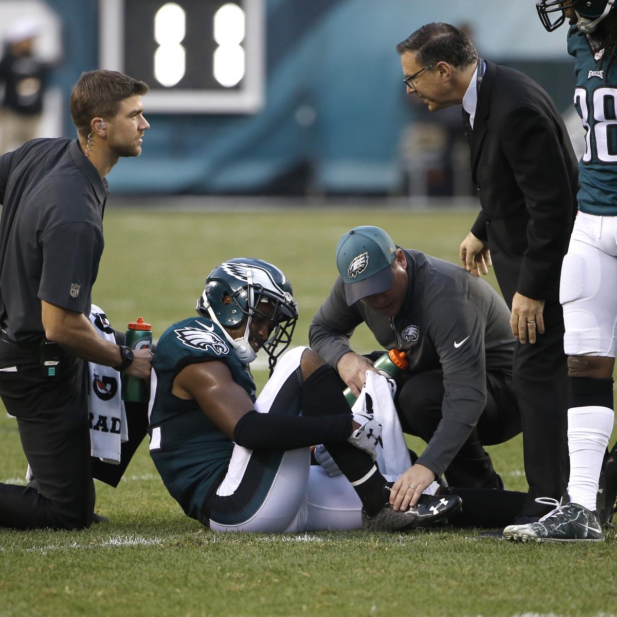 Eagles' Injuries Piling Up, Playoff Hopes Hang by a Thread After SNF