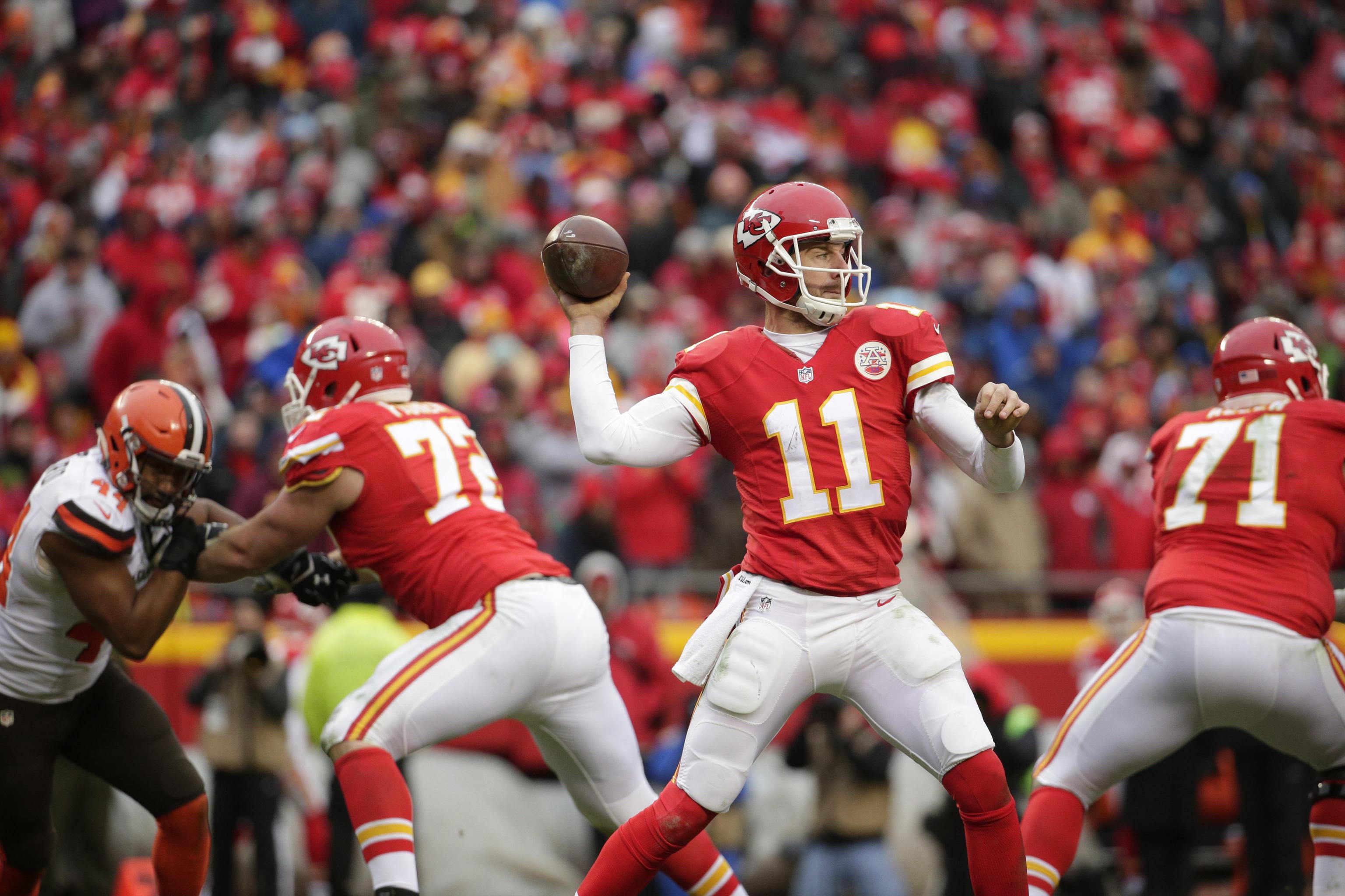 NFL on ESPN - The The Kansas City Chiefs beat the Denver Broncos for the  13th straight time‼️ Kansas City can clinch the No. 1 seed in the AFC with  a Tennessee