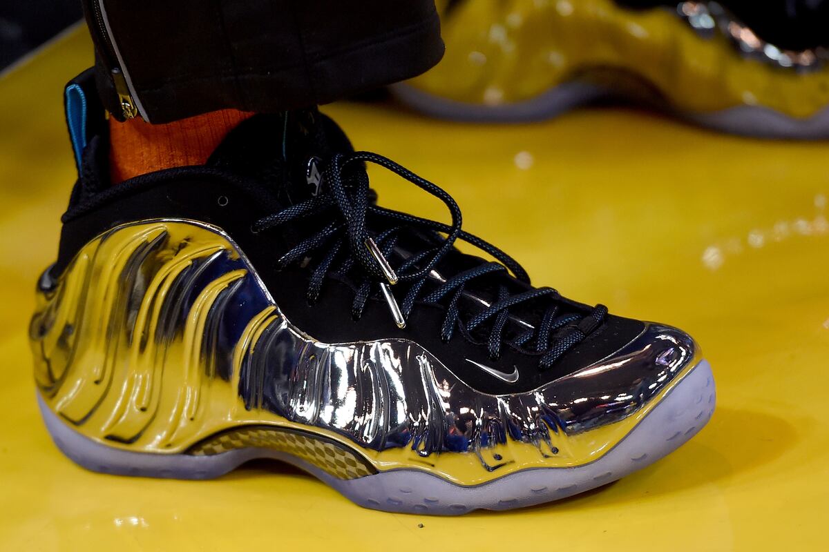 foamposite one blue mirror