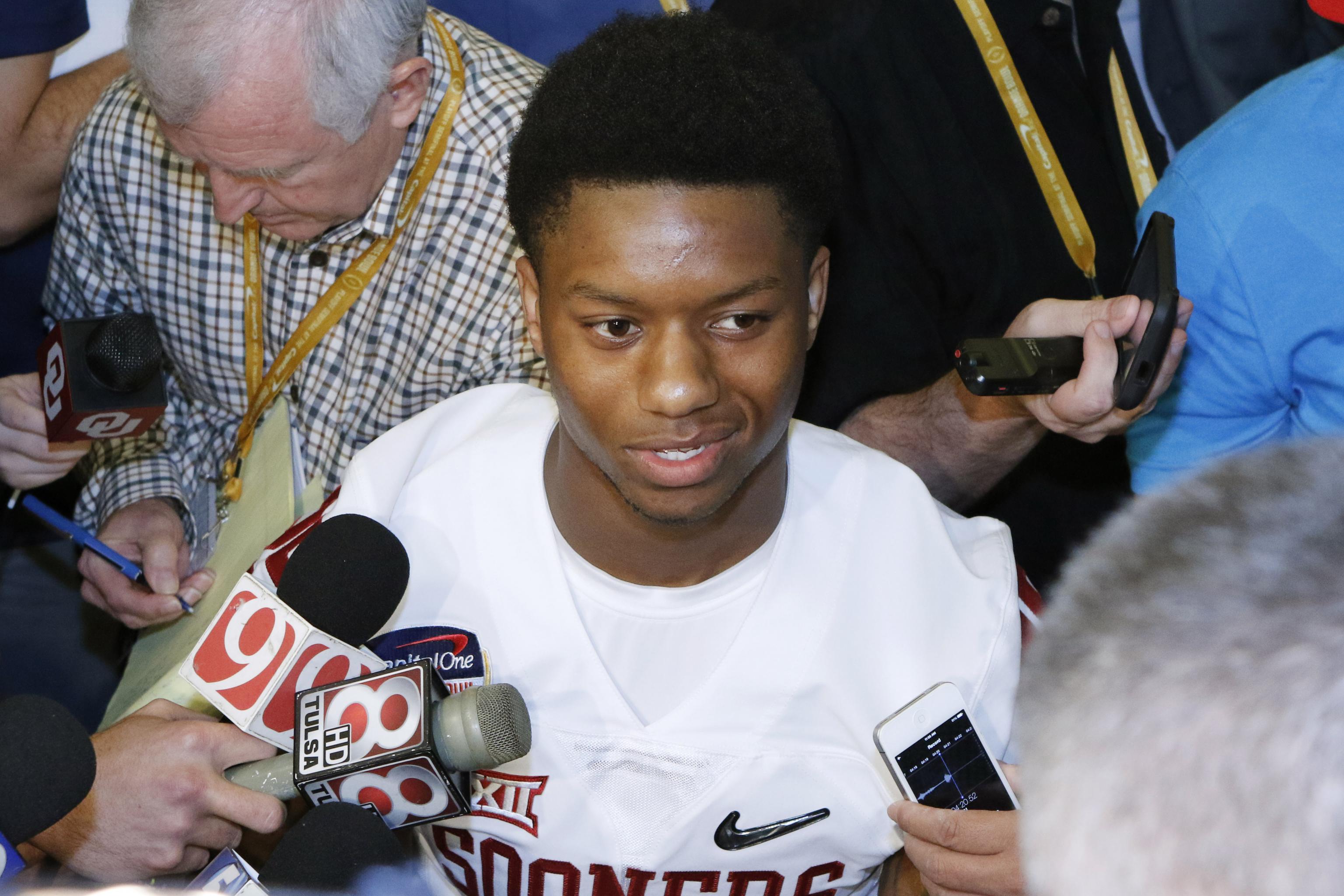 Fans back Joe Mixon's decision to not speak to various media