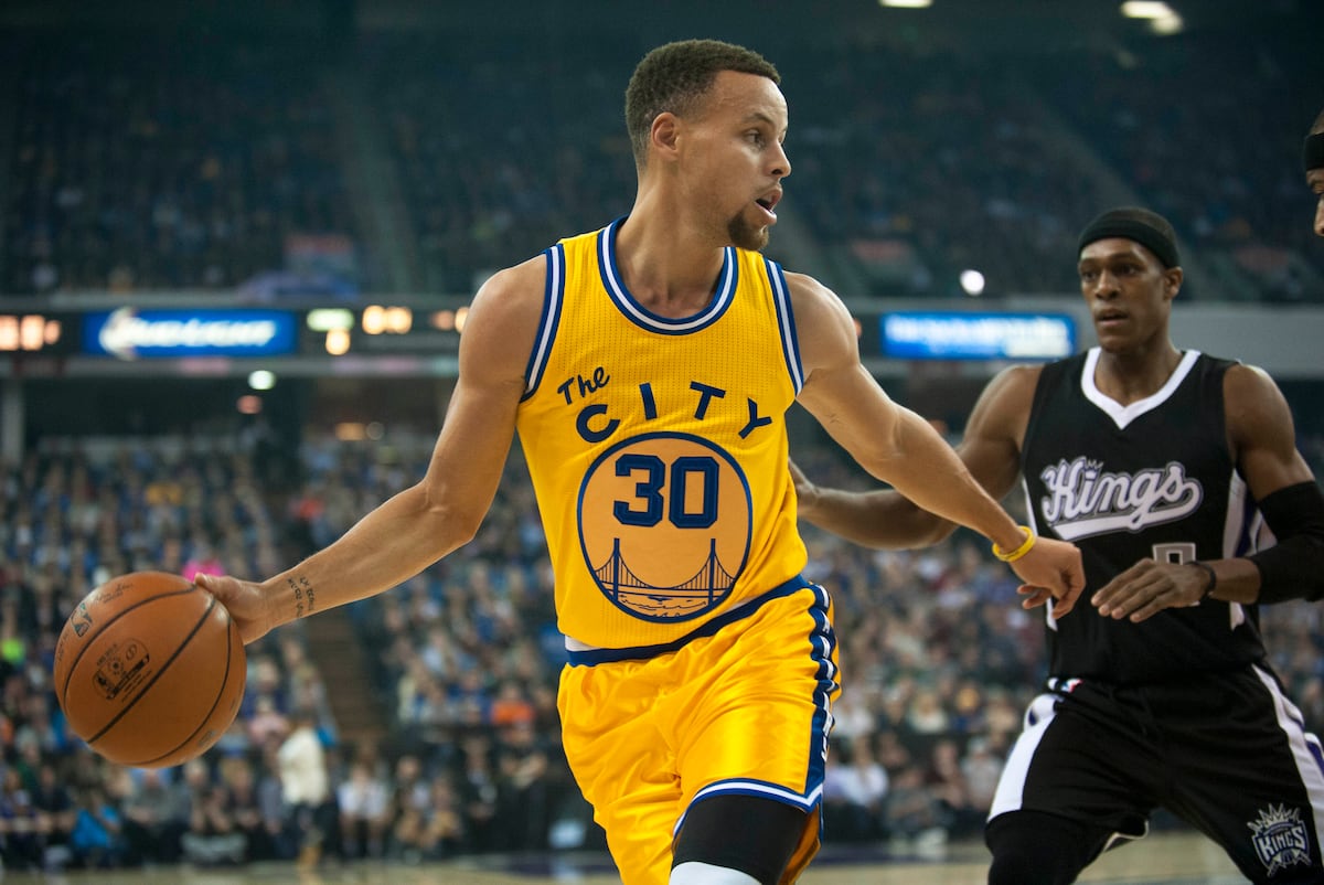Stephen Curry Sets Single-Season Record for Most Games with 8 Made 3
