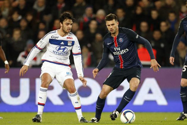 PARIS, FRANCE - DECEMBER 13: Clement Grenier of Lyon and Thiago Motta of PSG in action during the French Ligue 1 match between Paris Saint-Germain (PSG) and Olympique Lyonnais (OL) at Parc des Princes stadium on December 13, 2015 in Paris, France. (Photo by Jean Catuffe/Getty Images)
