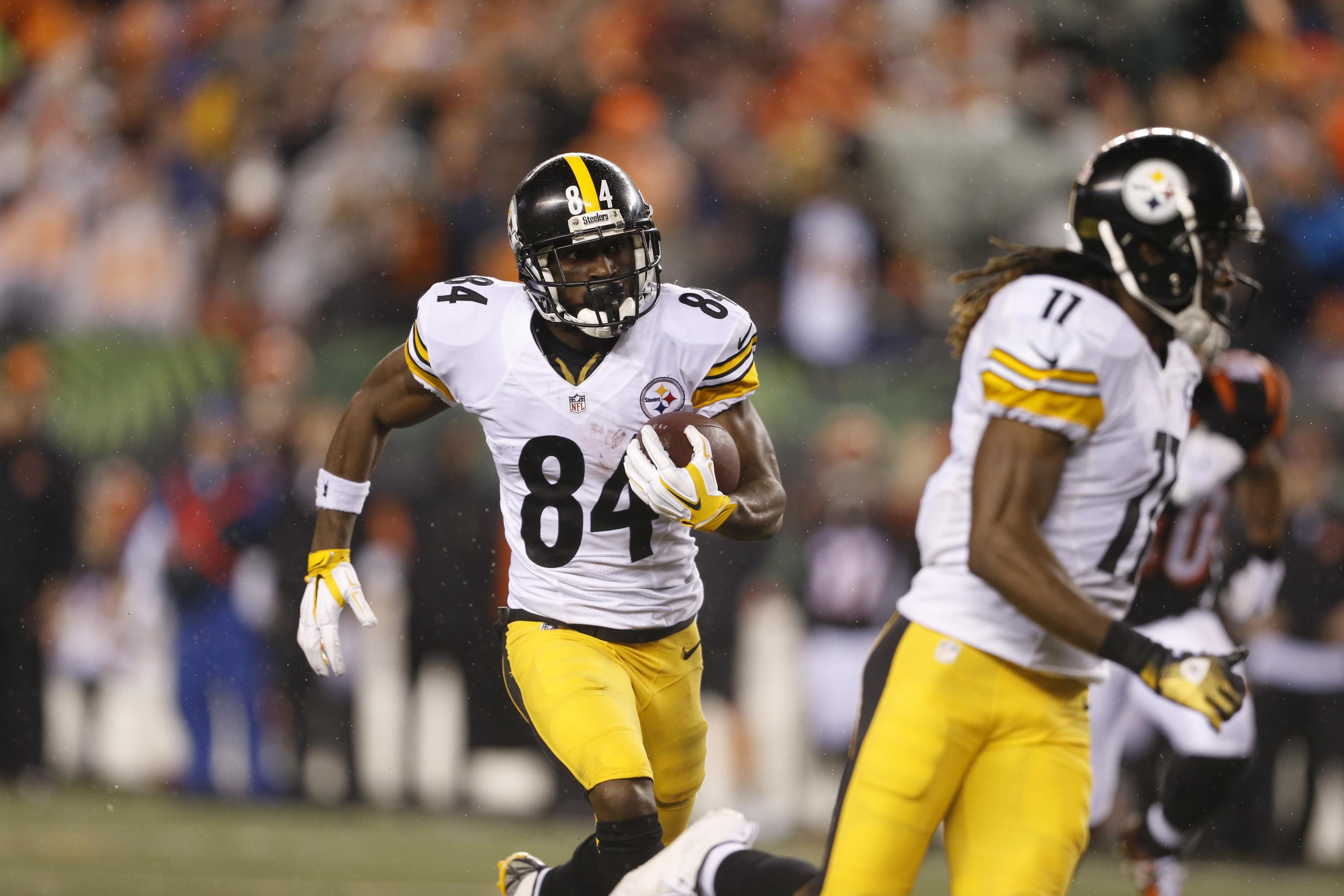 Pittsburgh Steelers WR Antonio Brown taken to hospital after calf injury  vs. New England Patriots 