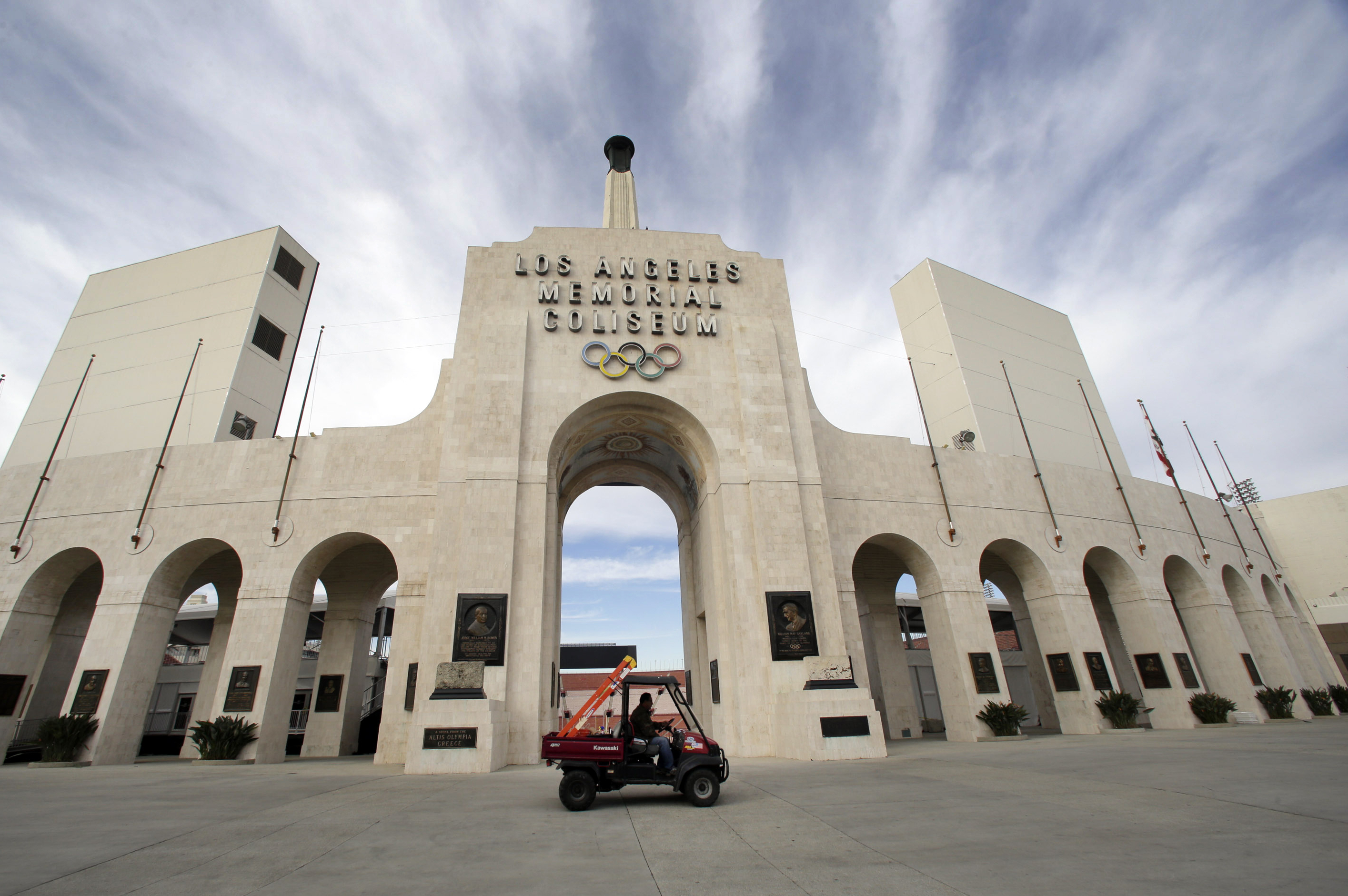 LA Rams Play First Home Game In Newly Renovated Coliseum 