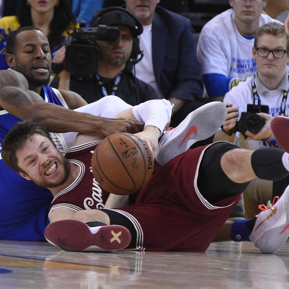 Nba Players And Coaches Vote Matthew Dellavedova Dirtiest Player In The League Bleacher Report Latest News Videos And Highlights