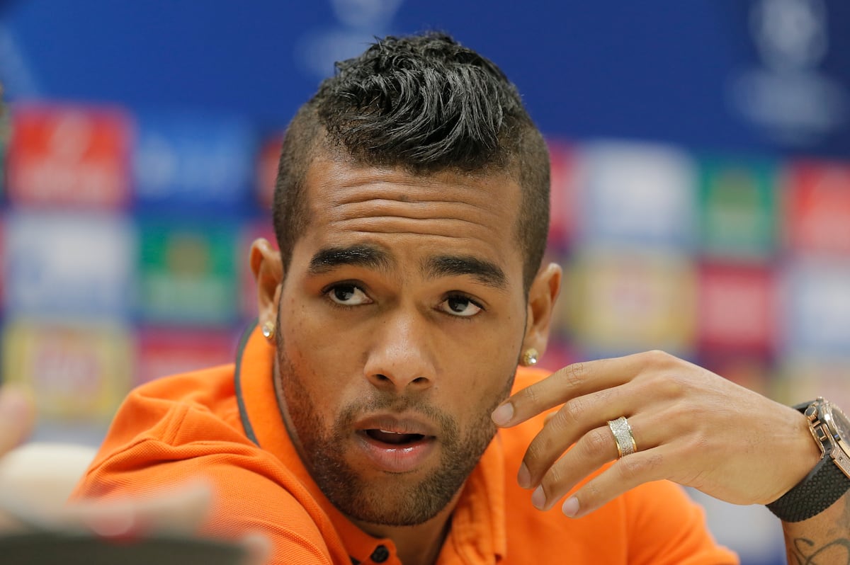 Chelsea Transfer News: Alex Teixeira Talks Premier League ...