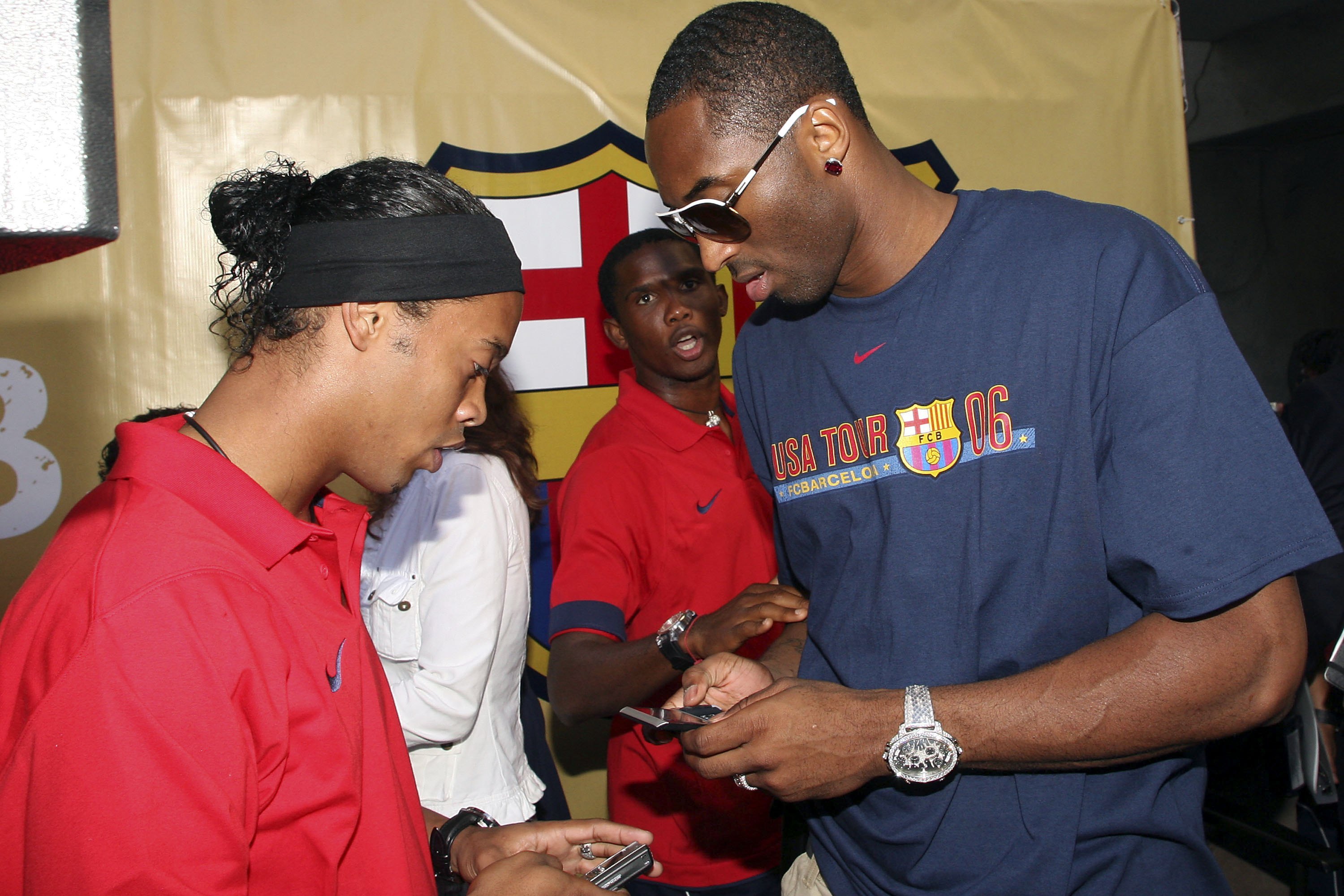 Balon d'Or Winner Ronaldinho Once Showed Kobe Bryant Who the Real GOAT of  Soccer Will be - The SportsRush