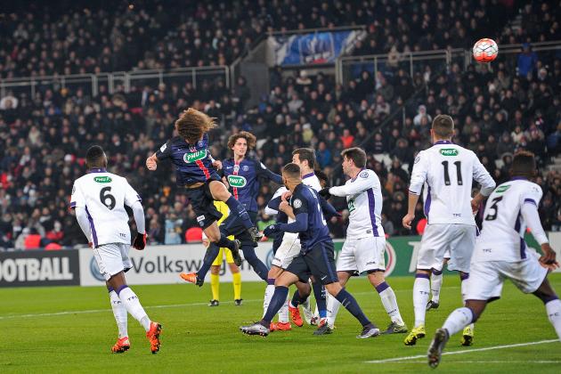 PARIS, FRANCE - JANUARY 19: David Luiz of Paris Saint-Germain scores during the French Cup game between Paris Saint-Germain and Toulouse FC at Parc des Princes on January 19, 2016 in Paris, France. (Photo by Aurelien Meunier/Getty Images)