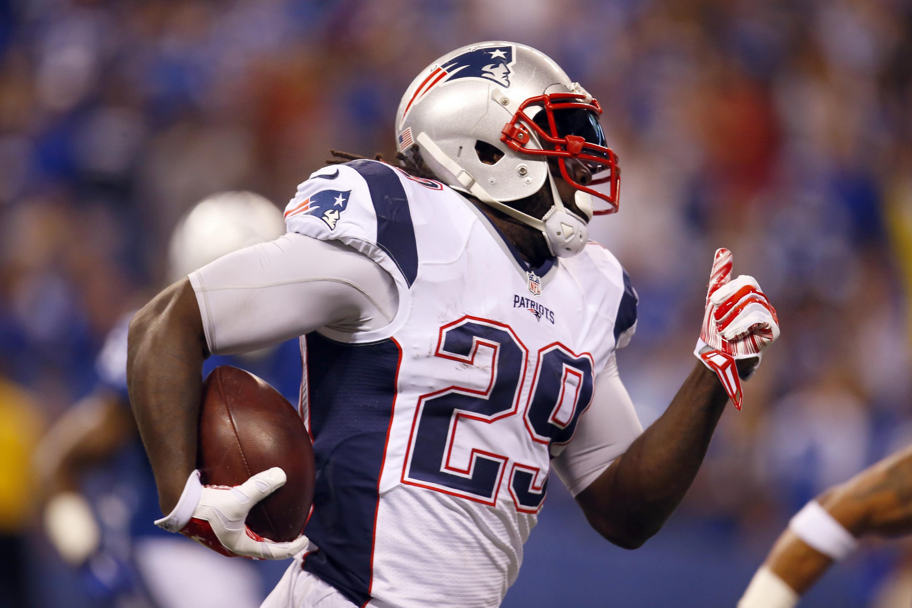 LEGARRETTE BLOUNT SIGNED 8x10 PHOTO NEW ENGLAND PATRIOTS BAS WITNESS COA