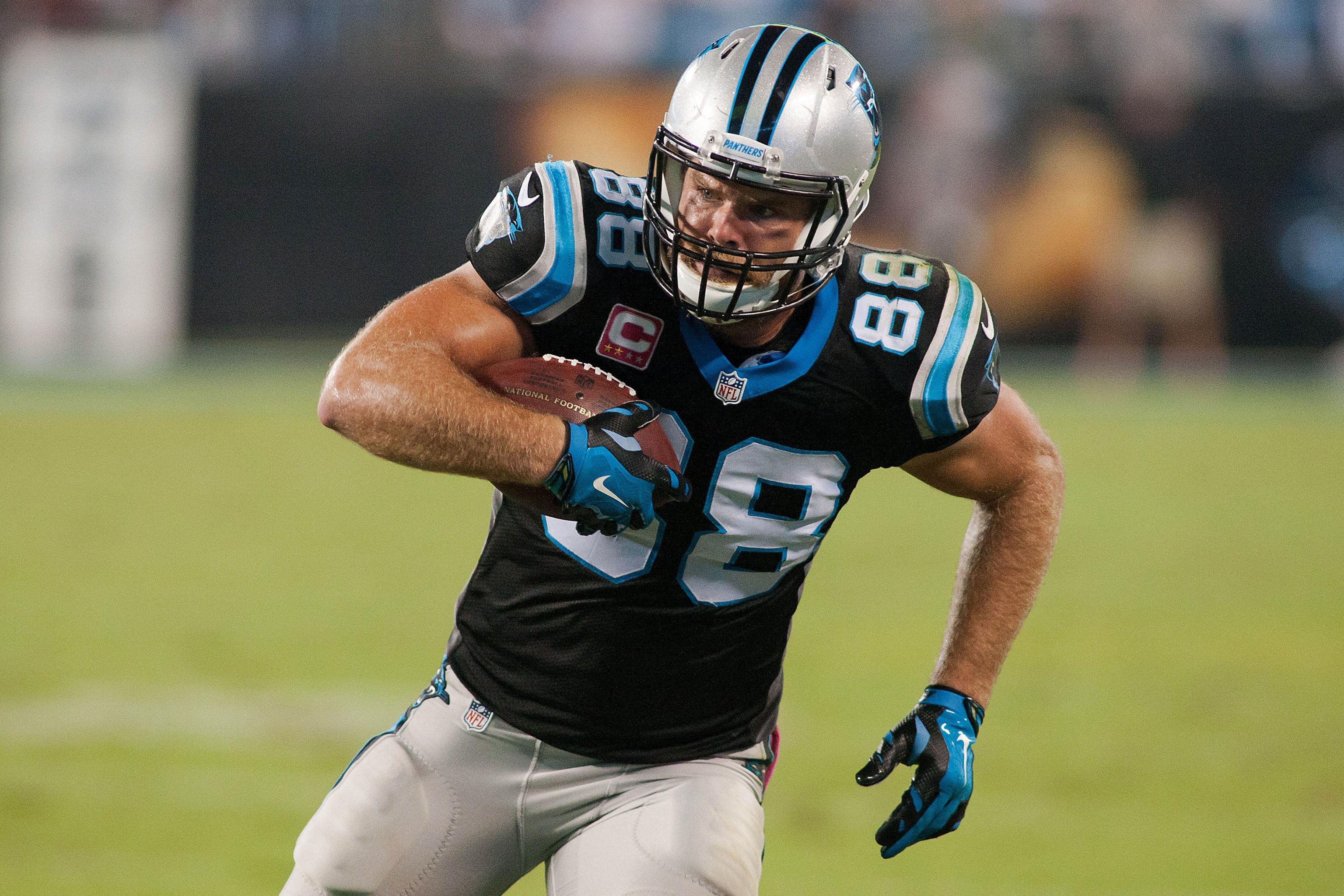 Carolina Panthers' Greg Olsen (88) takes the field during an NFL