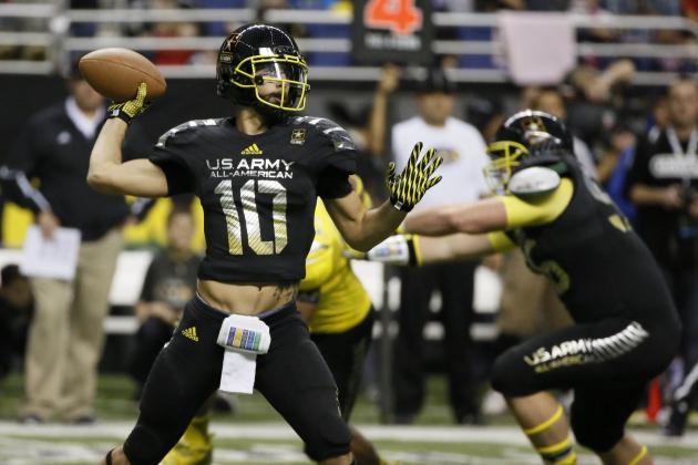 Jan 4, 2014; San Antonio, TX, USA; East quarterback Jacob Park (10) passes the ball during U.S. Army All-American Bowl high school football game at the Alamodome. Mandatory Credit: Soobum Im-USA TODAY Sports