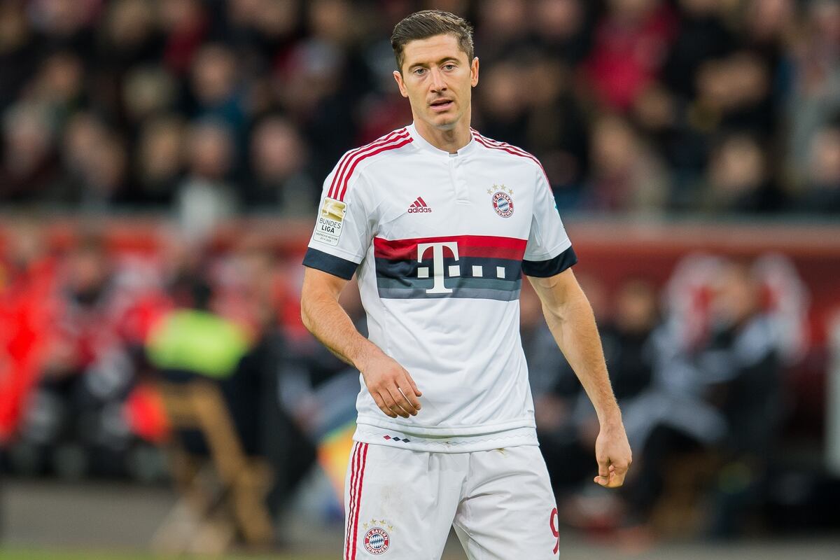 Real Madrid Transfer News: Robert Lewandowski's Agent ...
