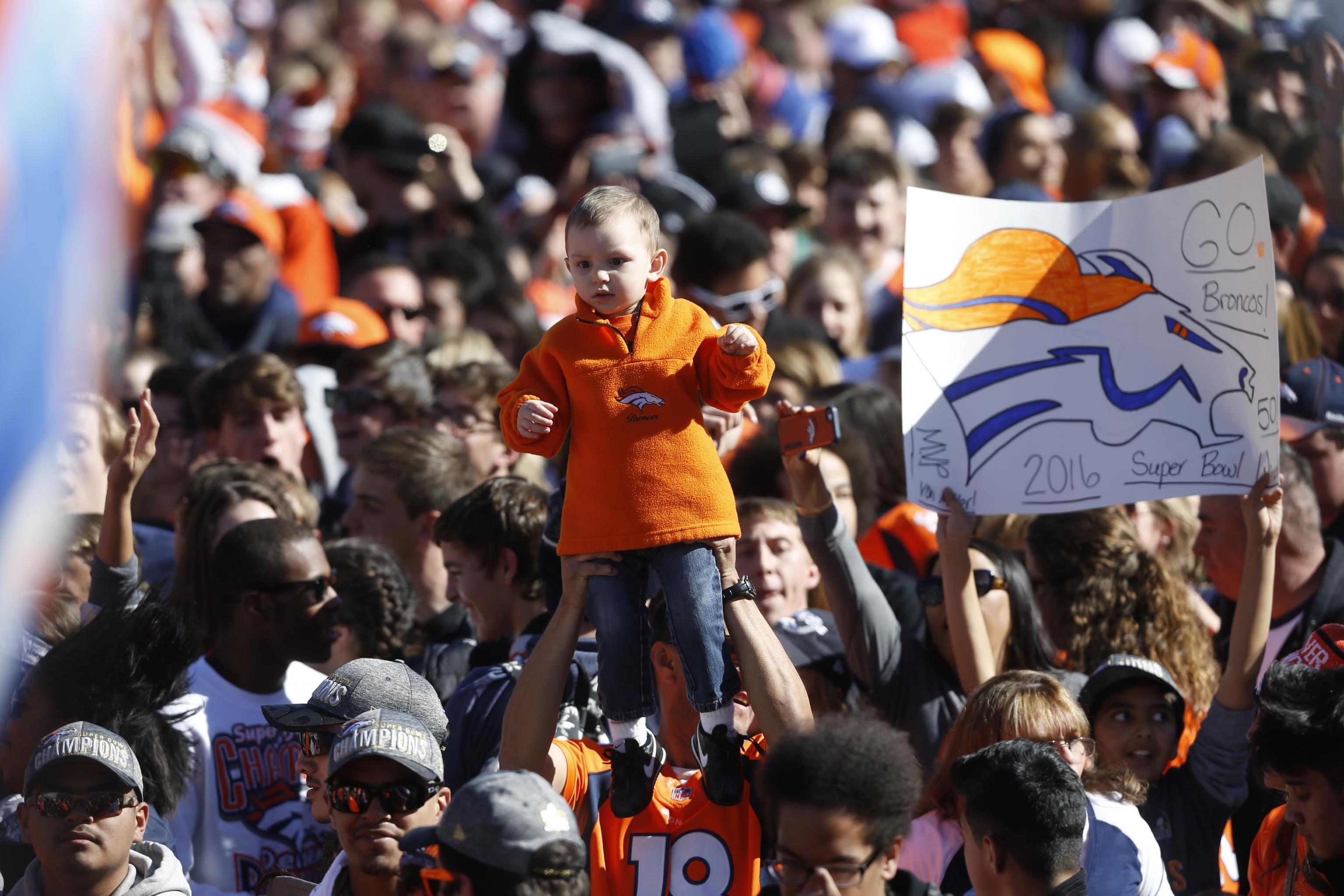 Denver Broncos, fans celebrate Super Bowl 50 win with victory