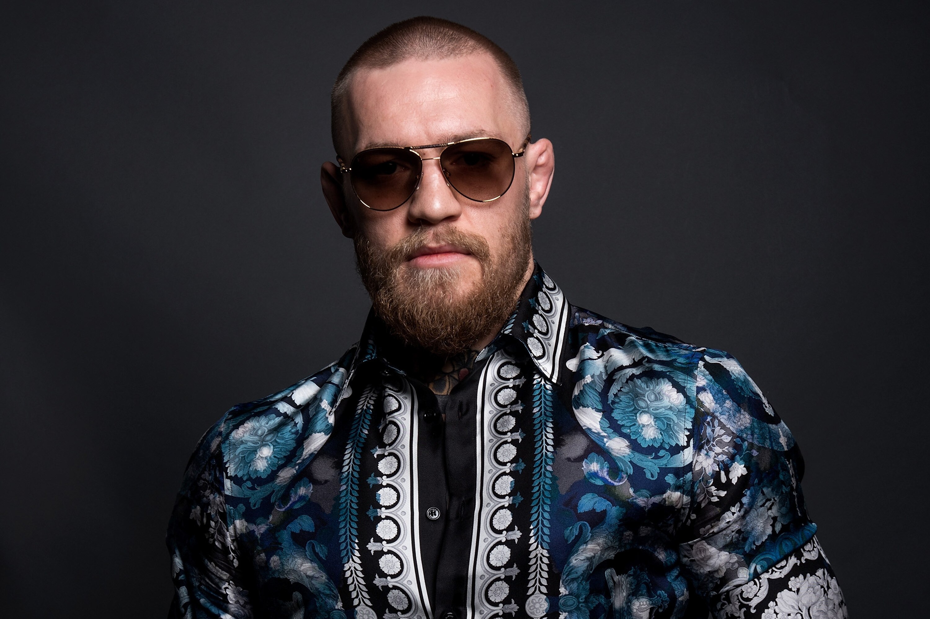 conor mcgregor black shirt