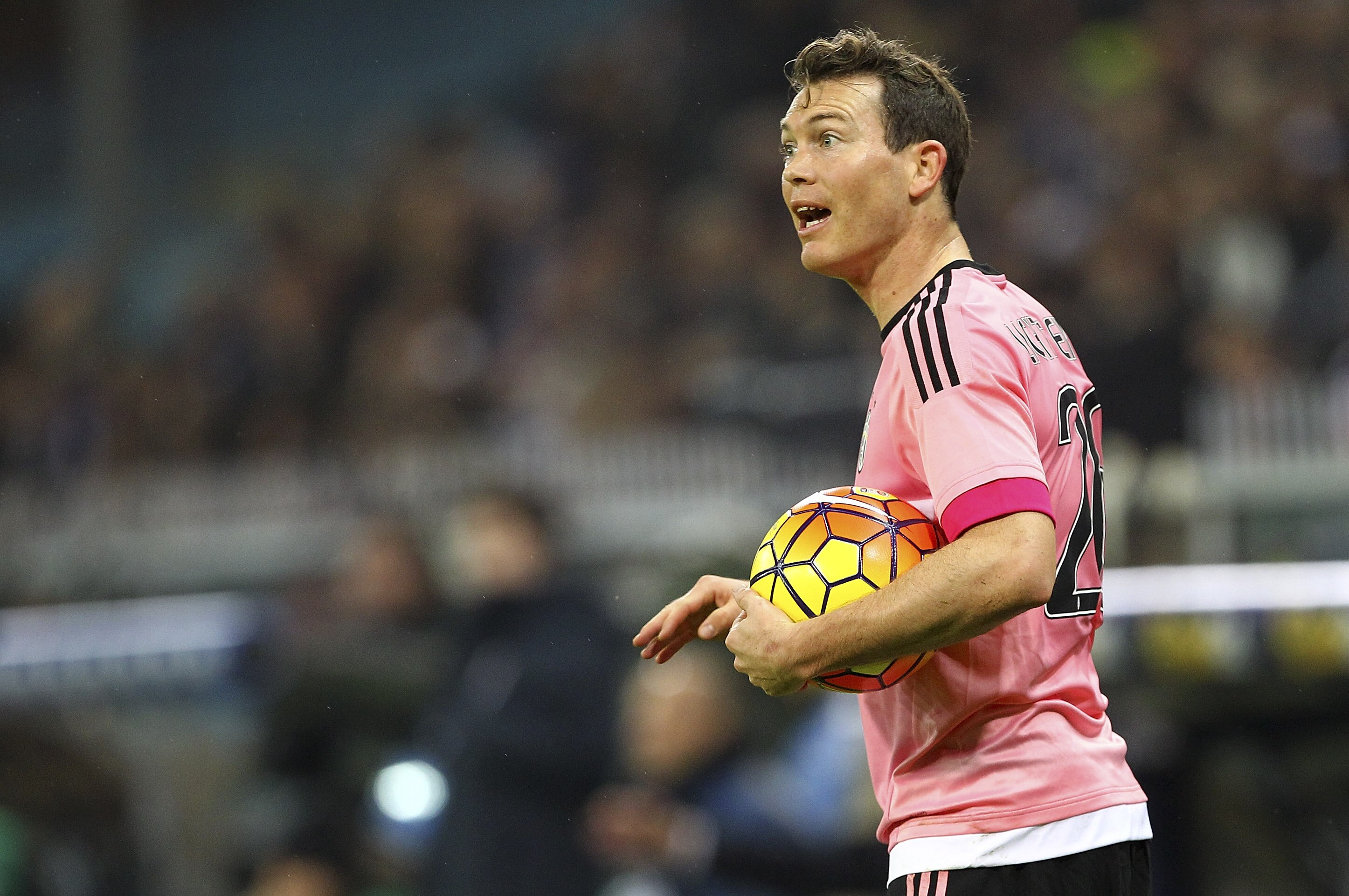 Douglas Costa Vs Stephan Lichtsteiner Is Juventus Vs