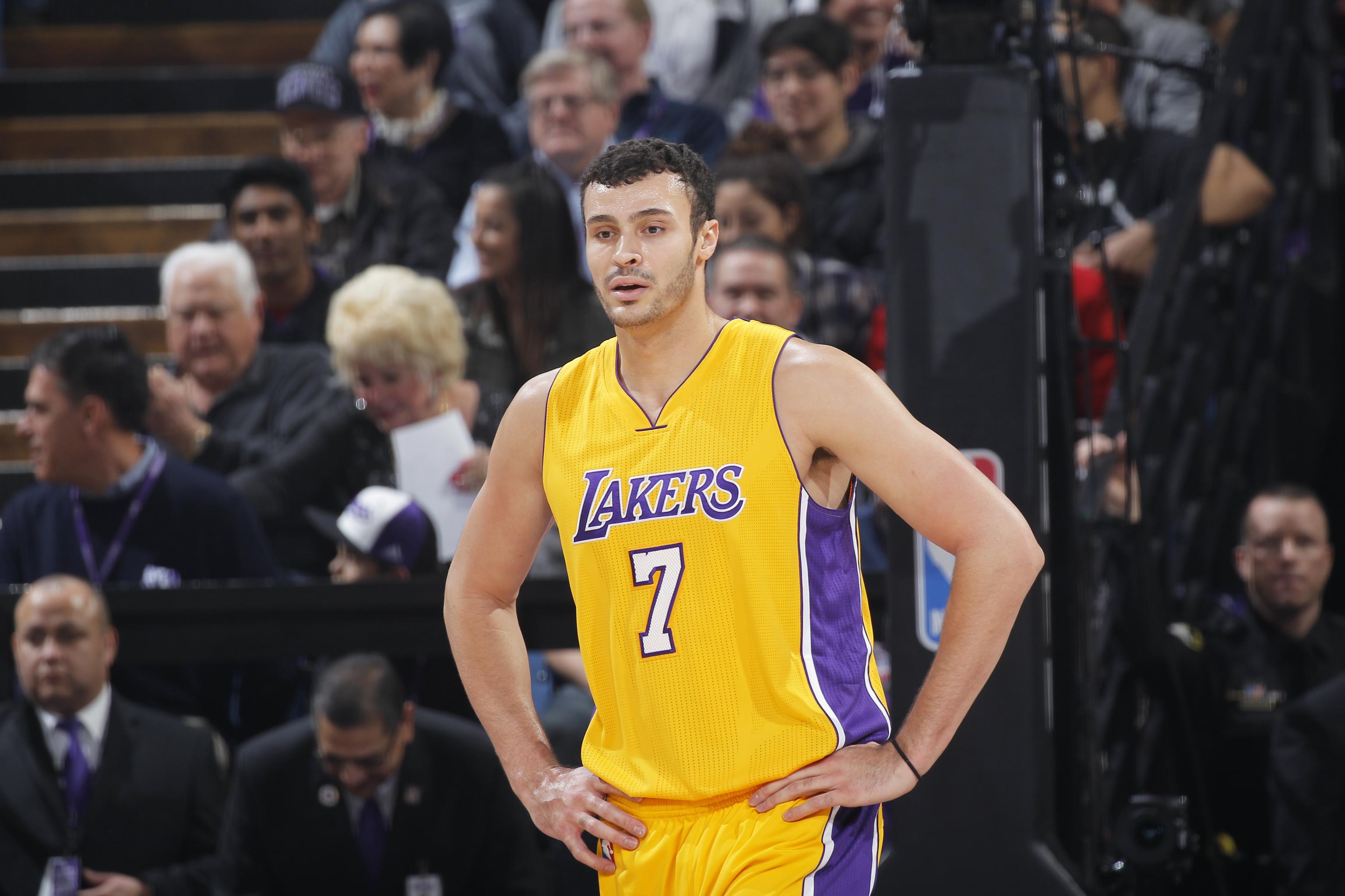 Playing in front of his dad, Larry Nance Jr. embraces prominent role with  Lakers – Redlands Daily Facts