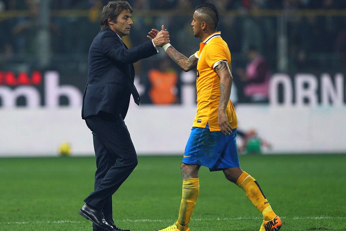 Chelsea Transfer News: Arturo Vidal, Radja Nainggolan ...