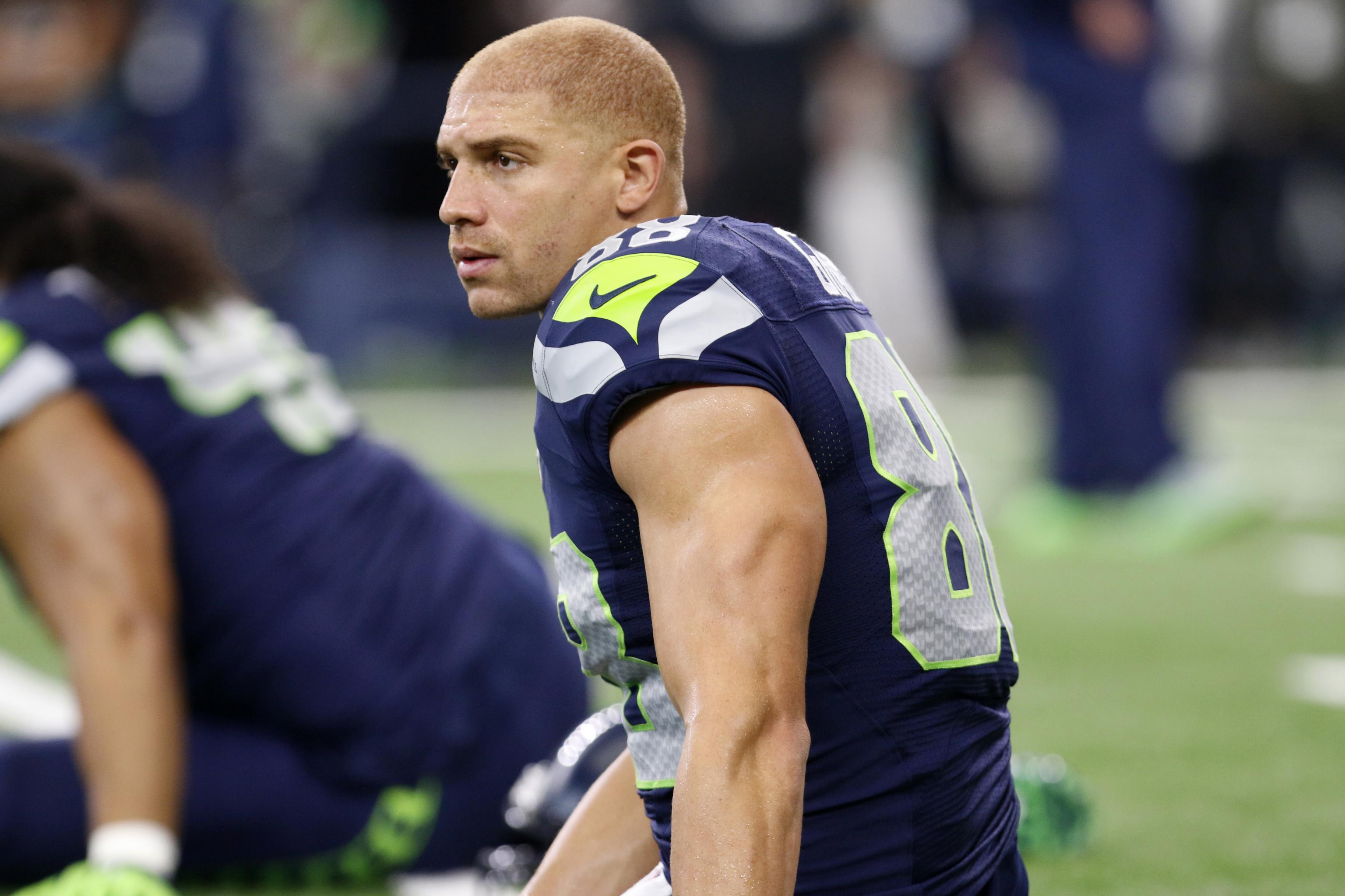 Seahawks lose Jimmy Graham to season-ending knee injury