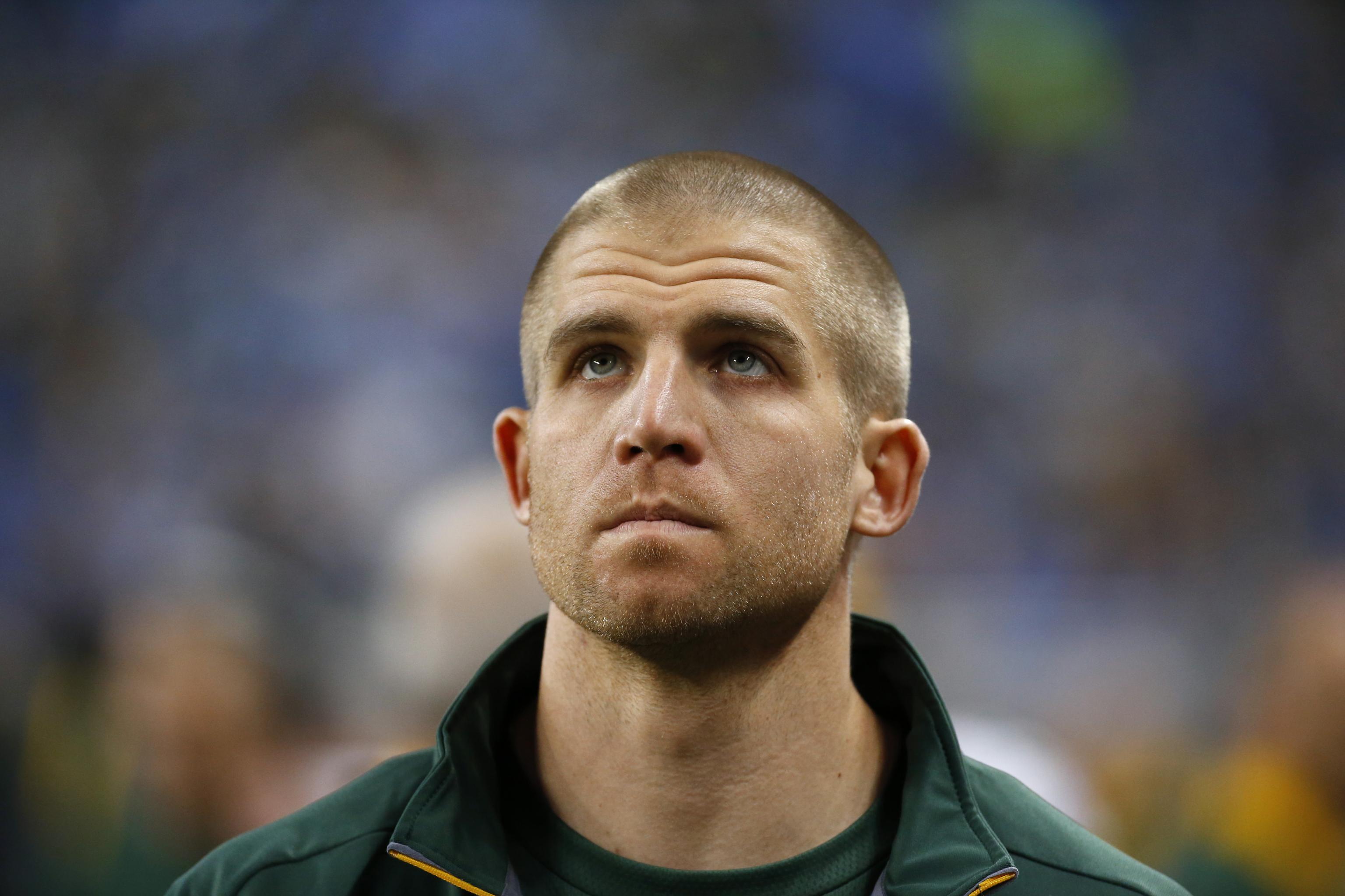 Why no knee brace for Jordy Nelson? Receivers almost never use