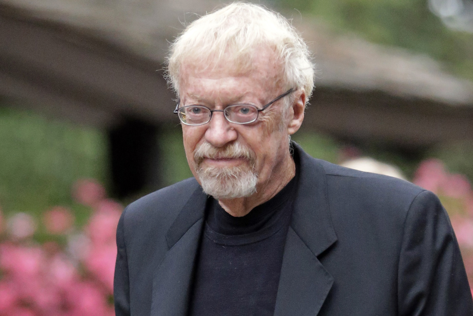 What is Phil Knight's net worth? Does he still own Nike? - AS USA