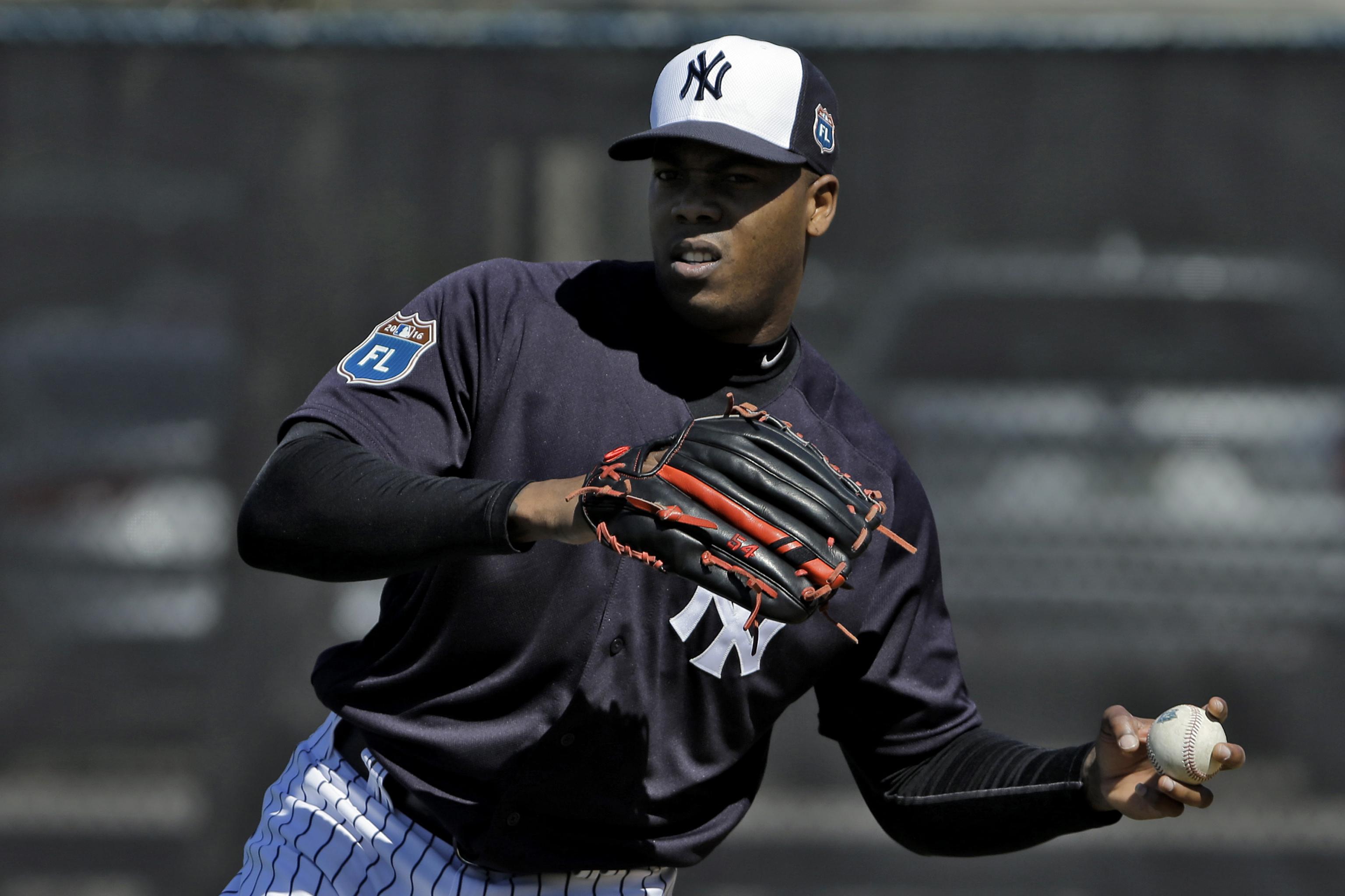 AROLDIS CHAPMAN (2015- PRESENT)  Yankees baseball, New york yankees, Major  league baseball teams