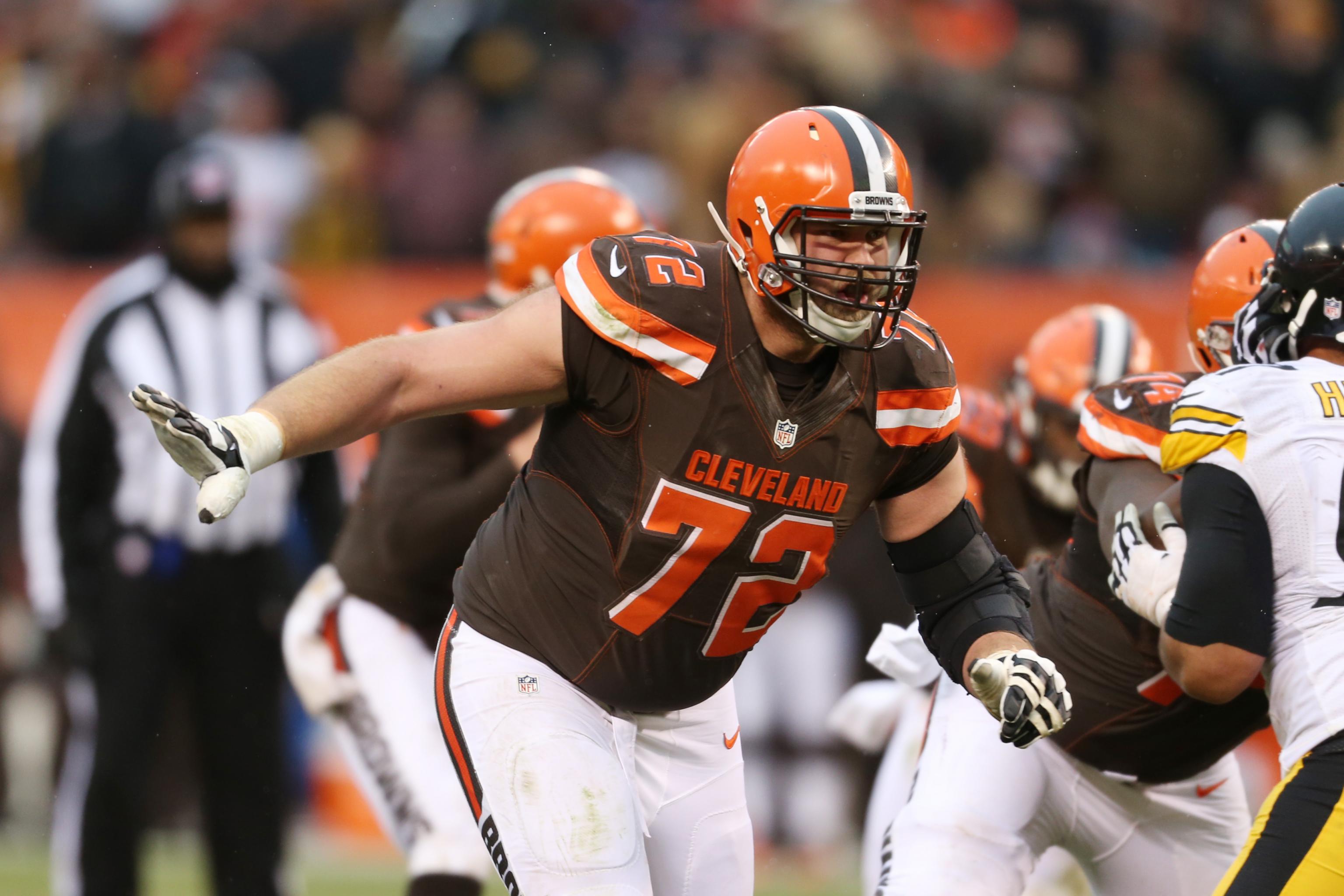 Mitchell Schwartz leaves Cleveland Browns for Kansas City Chiefs