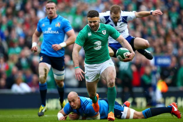 DUBLIN, IRELAND - MARCH 12: Fergus McFadden of Ireland breaks through during the RBS Six Nations match between Ireland and Italy at Aviva Stadium on March 12, 2016 in Dublin, Ireland. (Photo by Michael Steele/Getty Images)