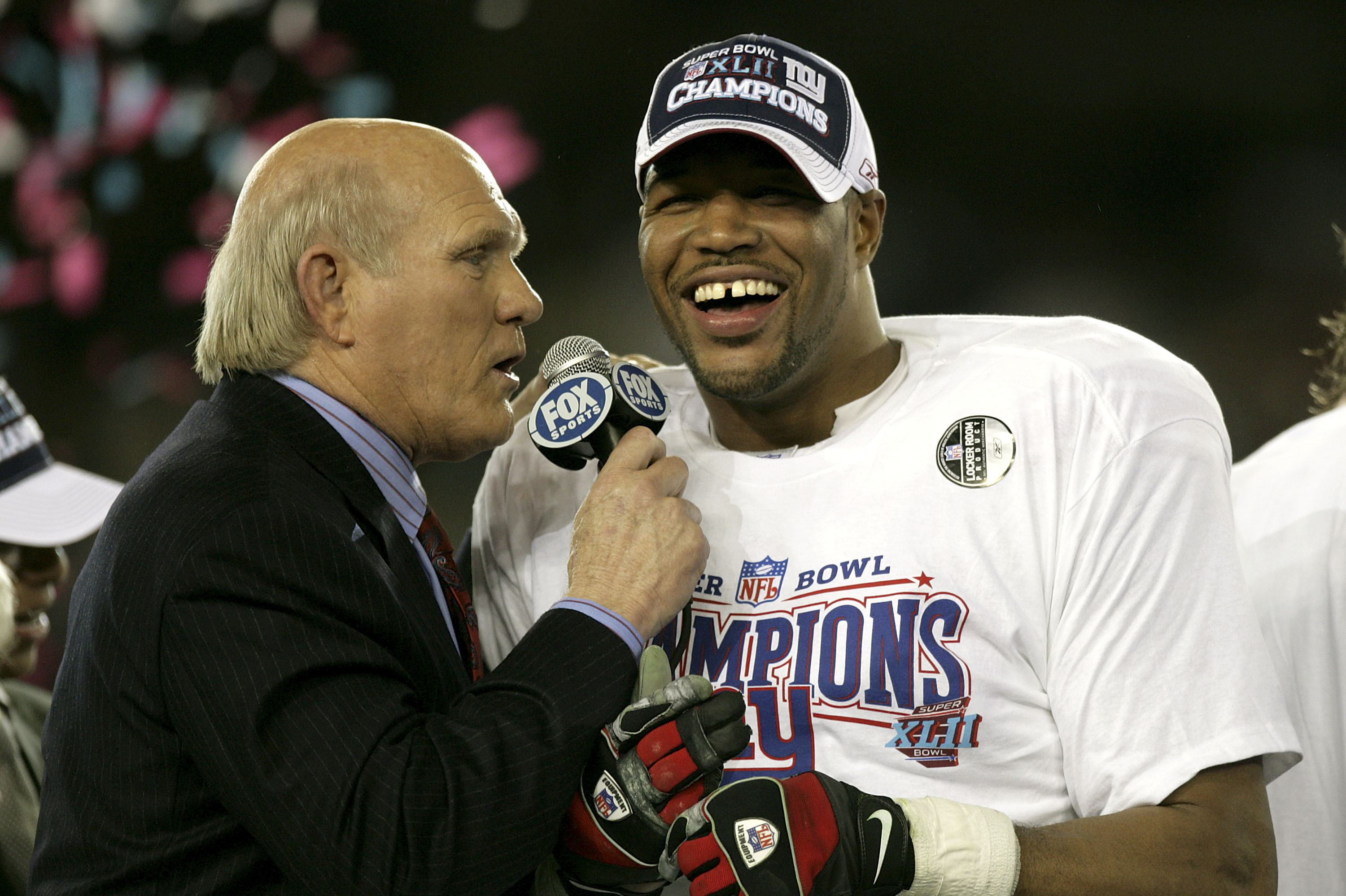 Strahan disputes authenticity of Super Bowl XLII jersey up for